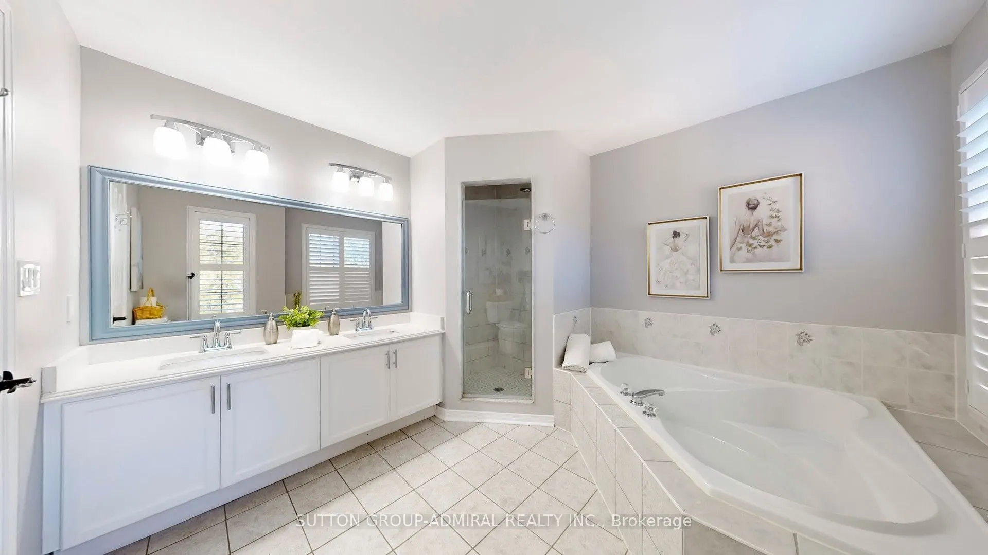 222 Hollywood Hill Circle
