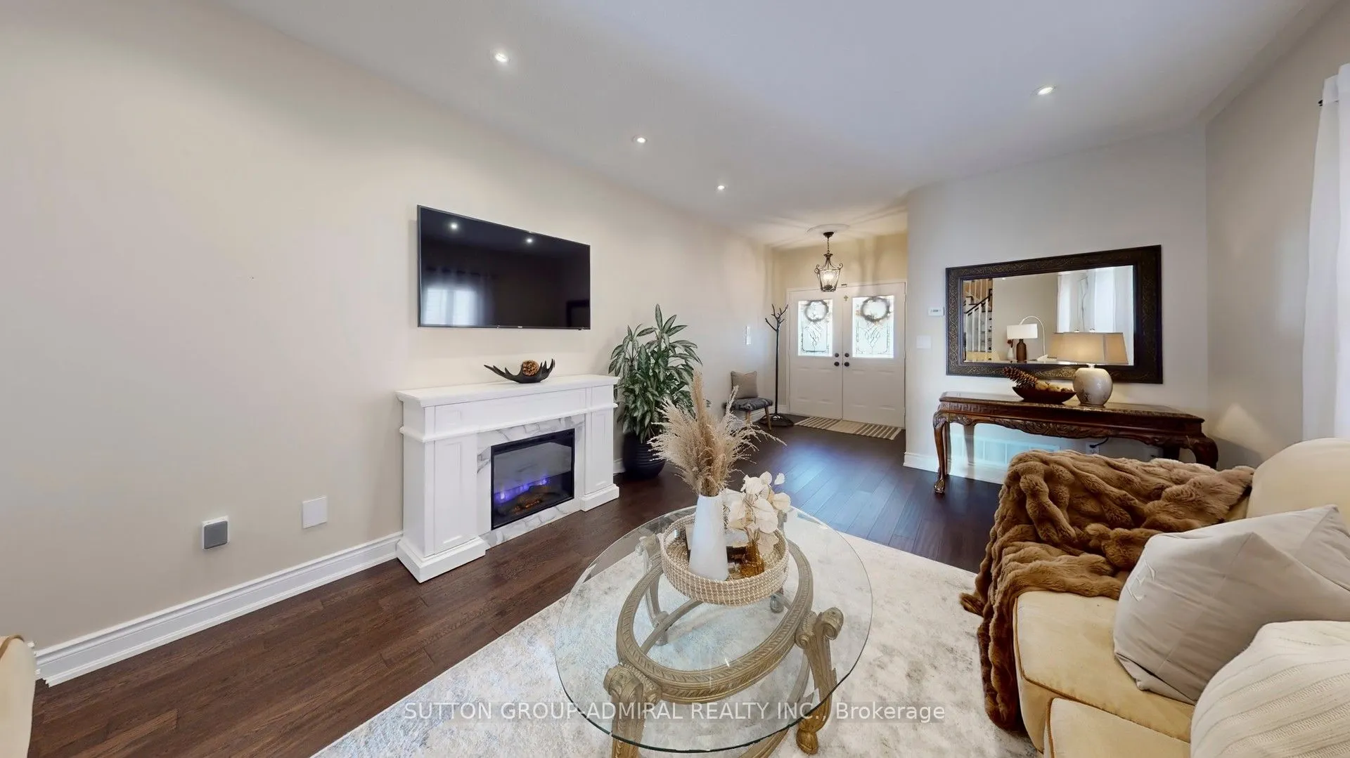 222 Hollywood Hill Circle
