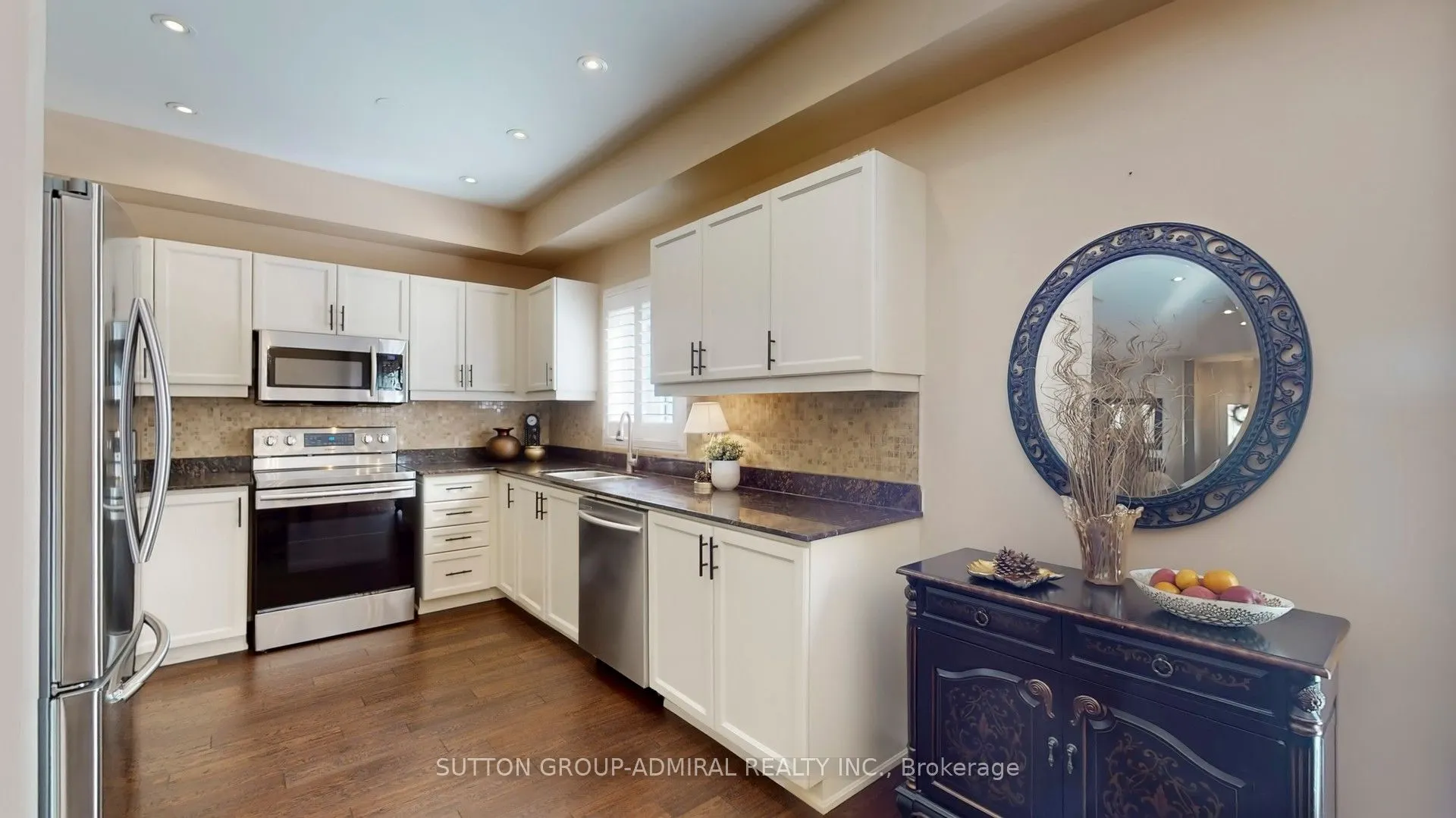 222 Hollywood Hill Circle