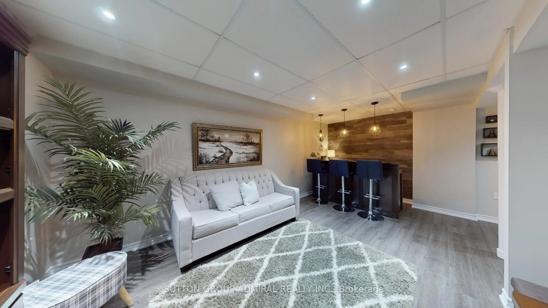 222 Hollywood Hill Circle