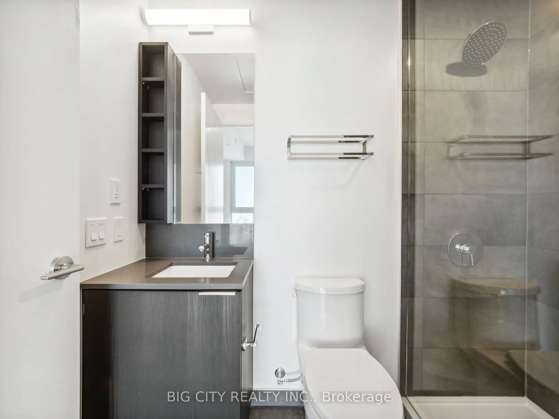 7890 Jane Street, #3909