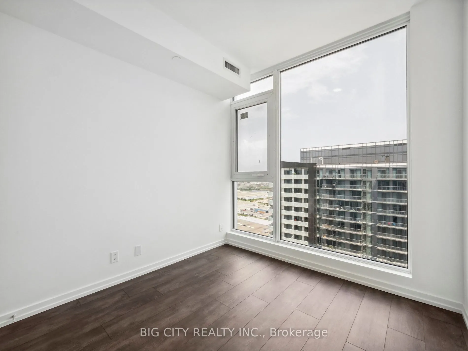 7890 Jane Street, #3909