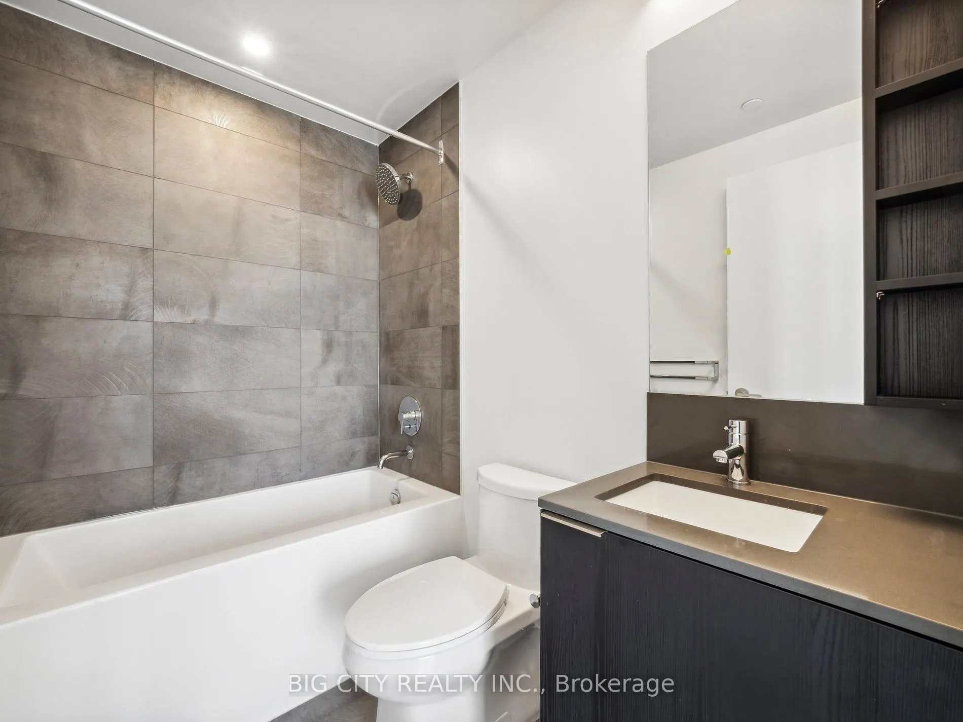 7890 Jane Street, #3909