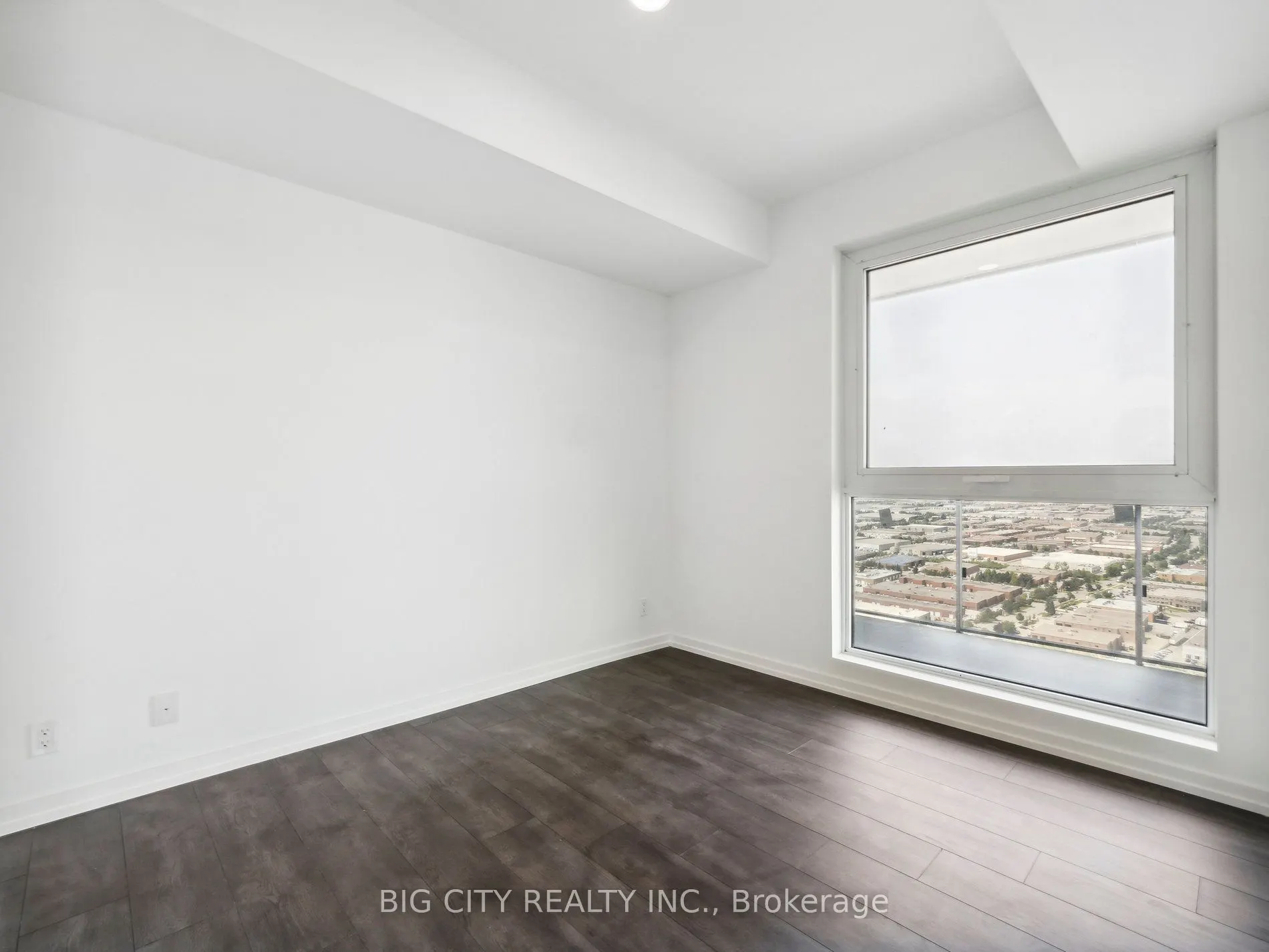 7890 Jane Street, #3909