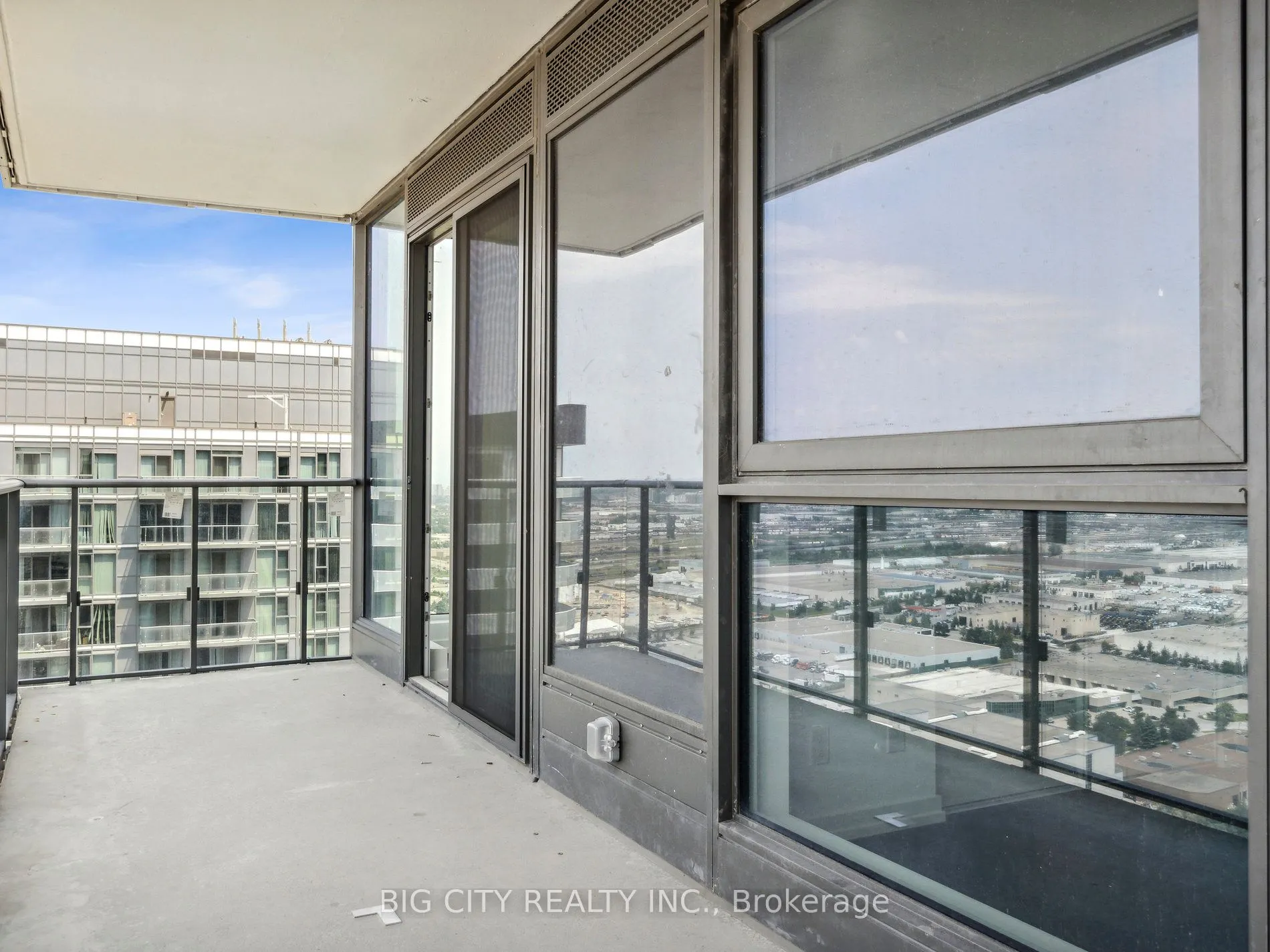 7890 Jane Street, #3909