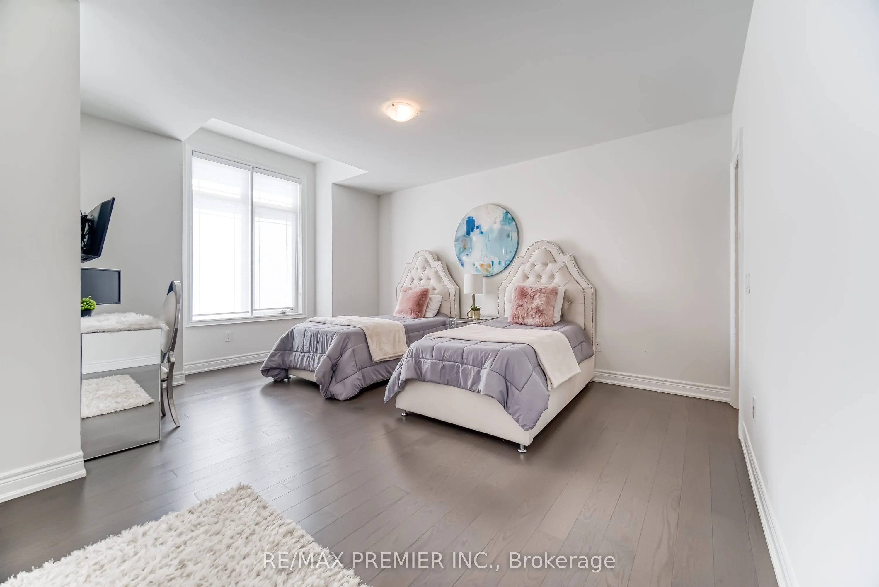 101 Appleyard Avenue