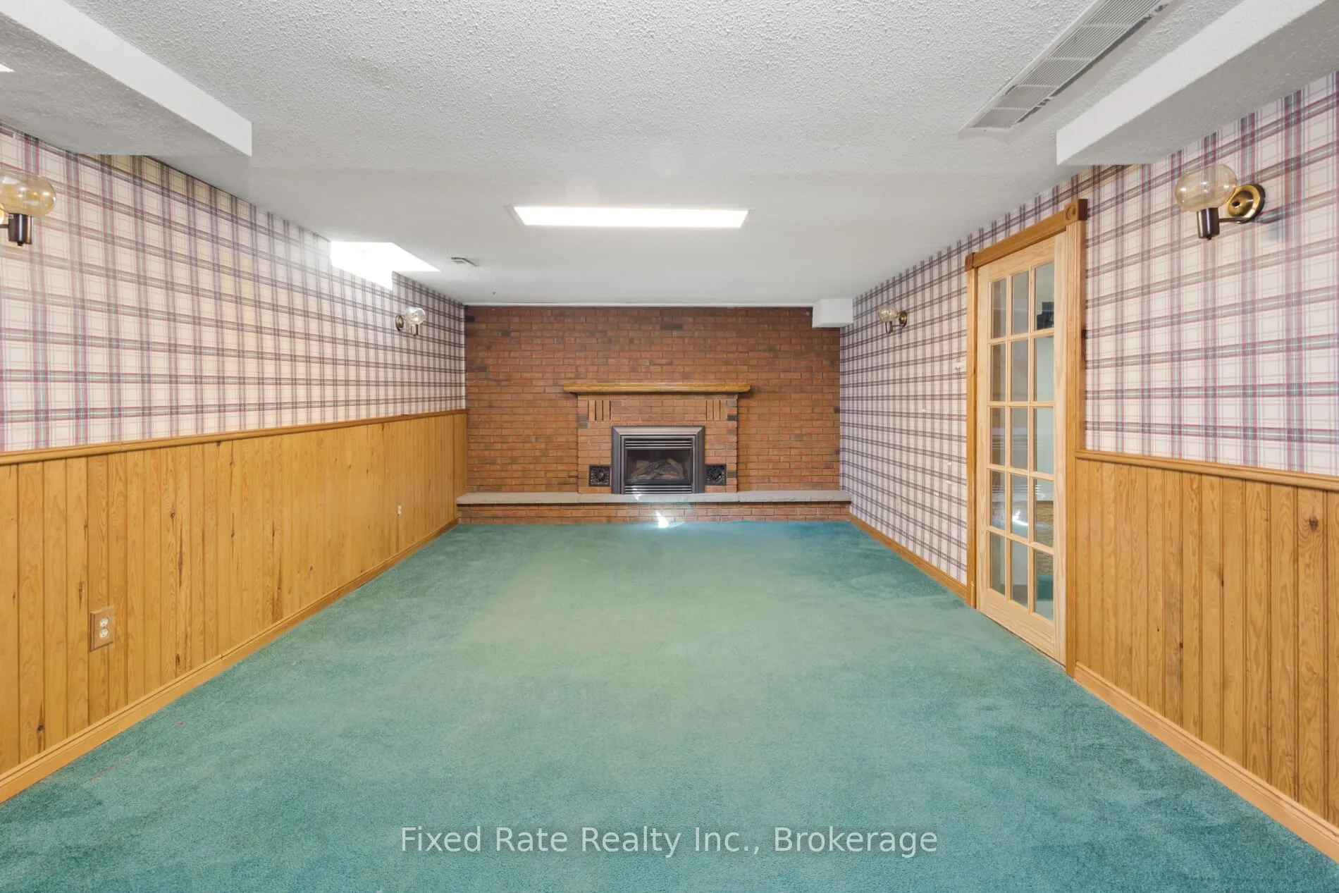 370 Selby Crescent