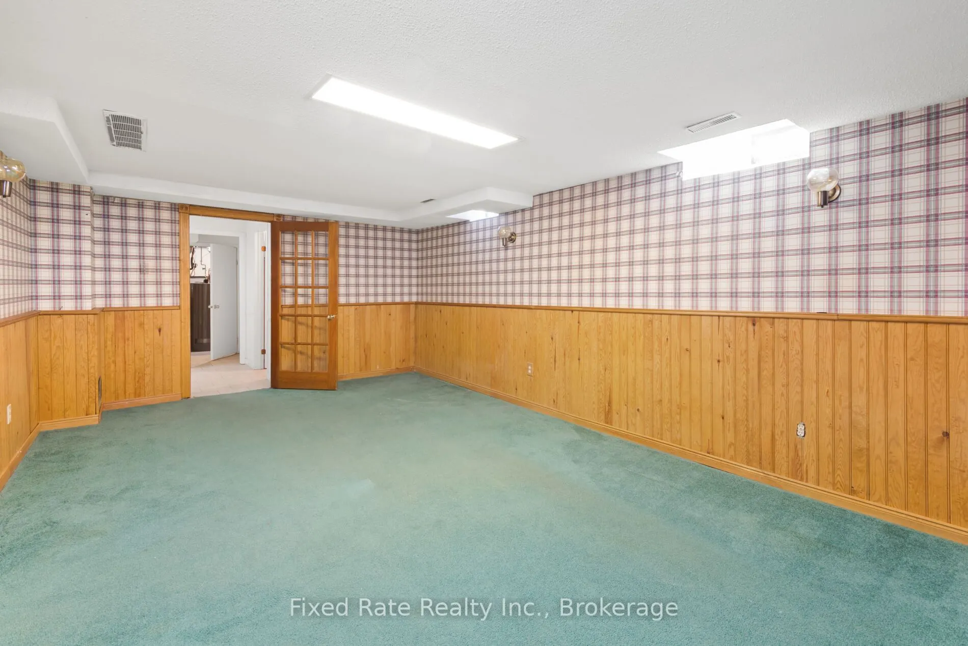 370 Selby Crescent