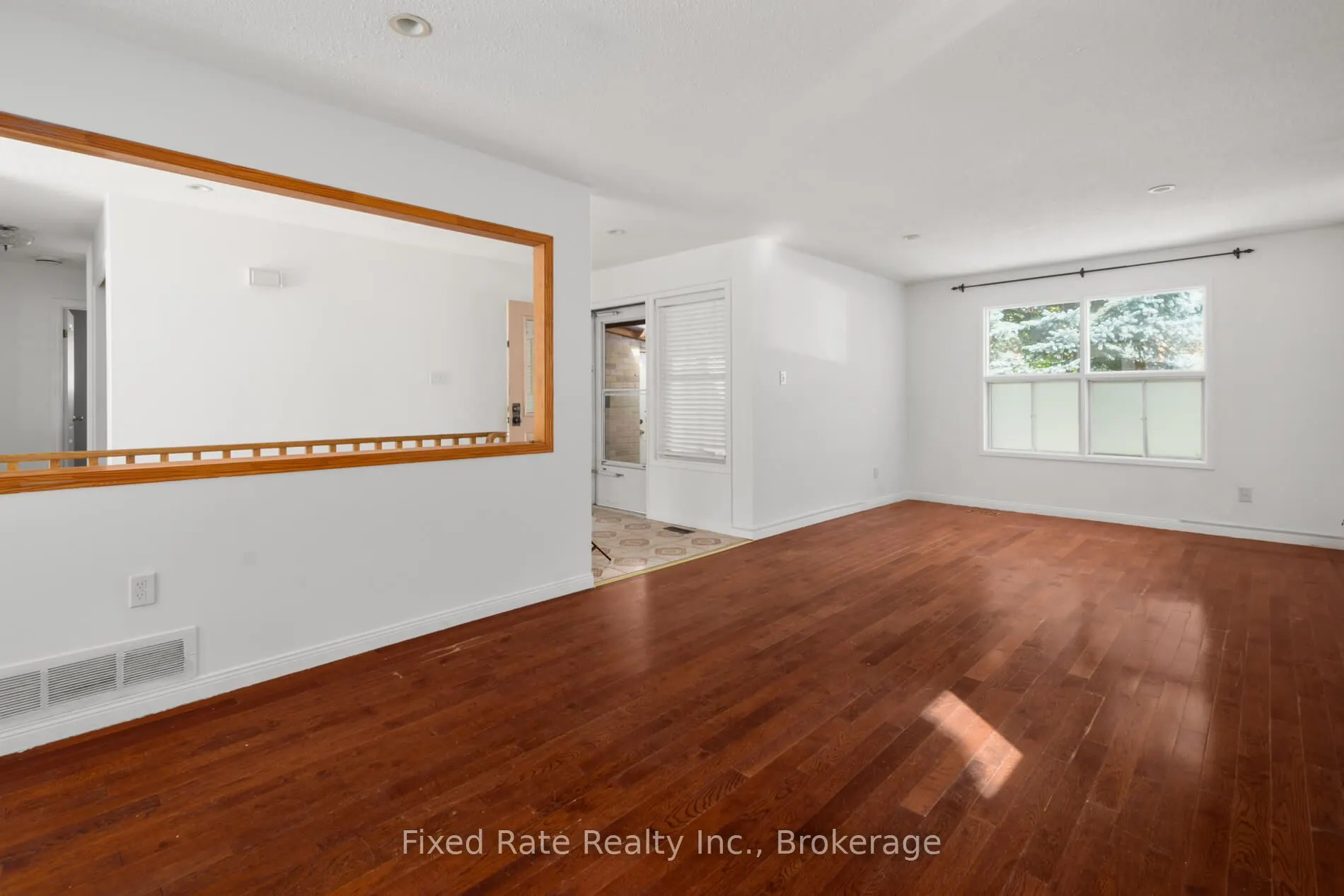 370 Selby Crescent