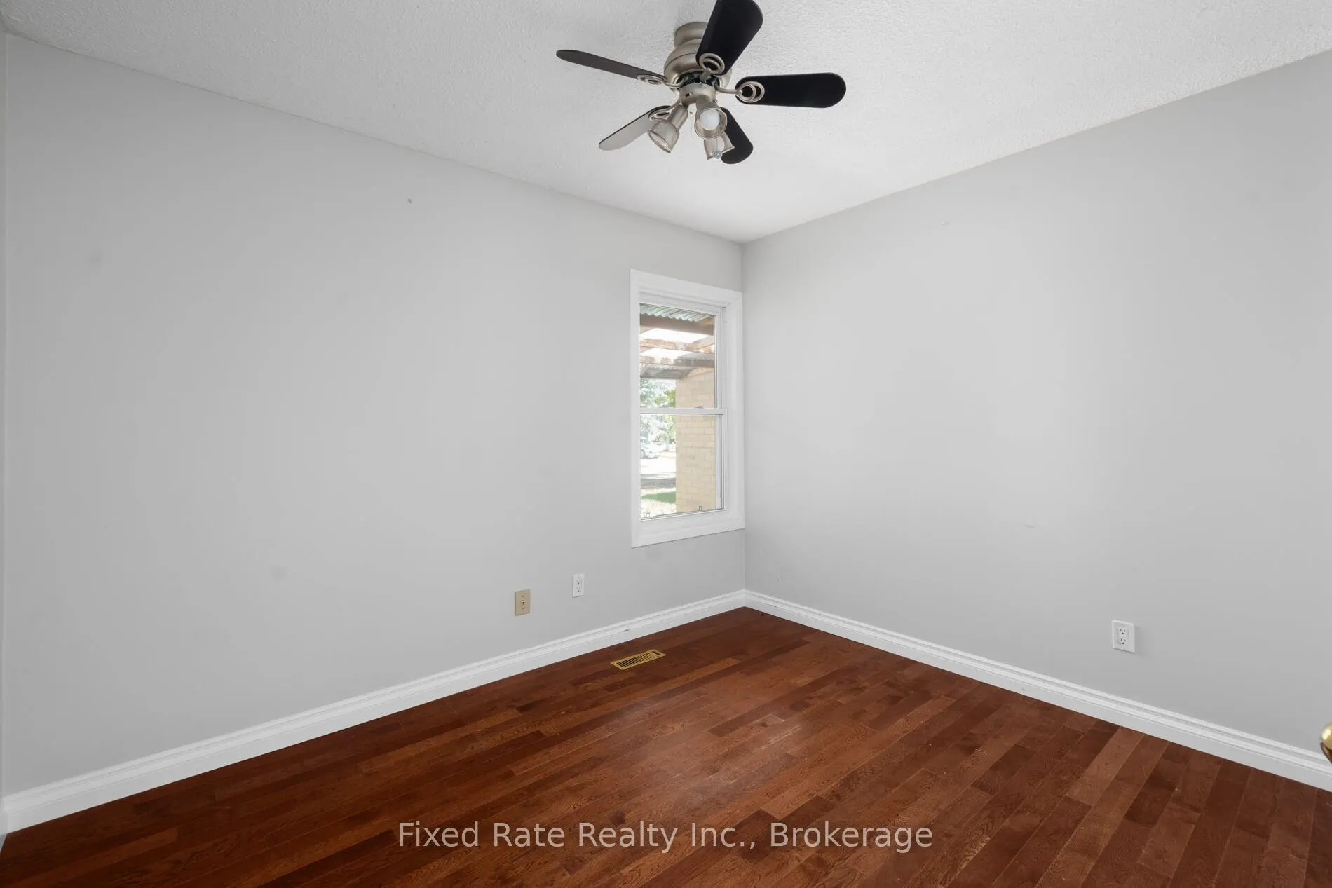 370 Selby Crescent