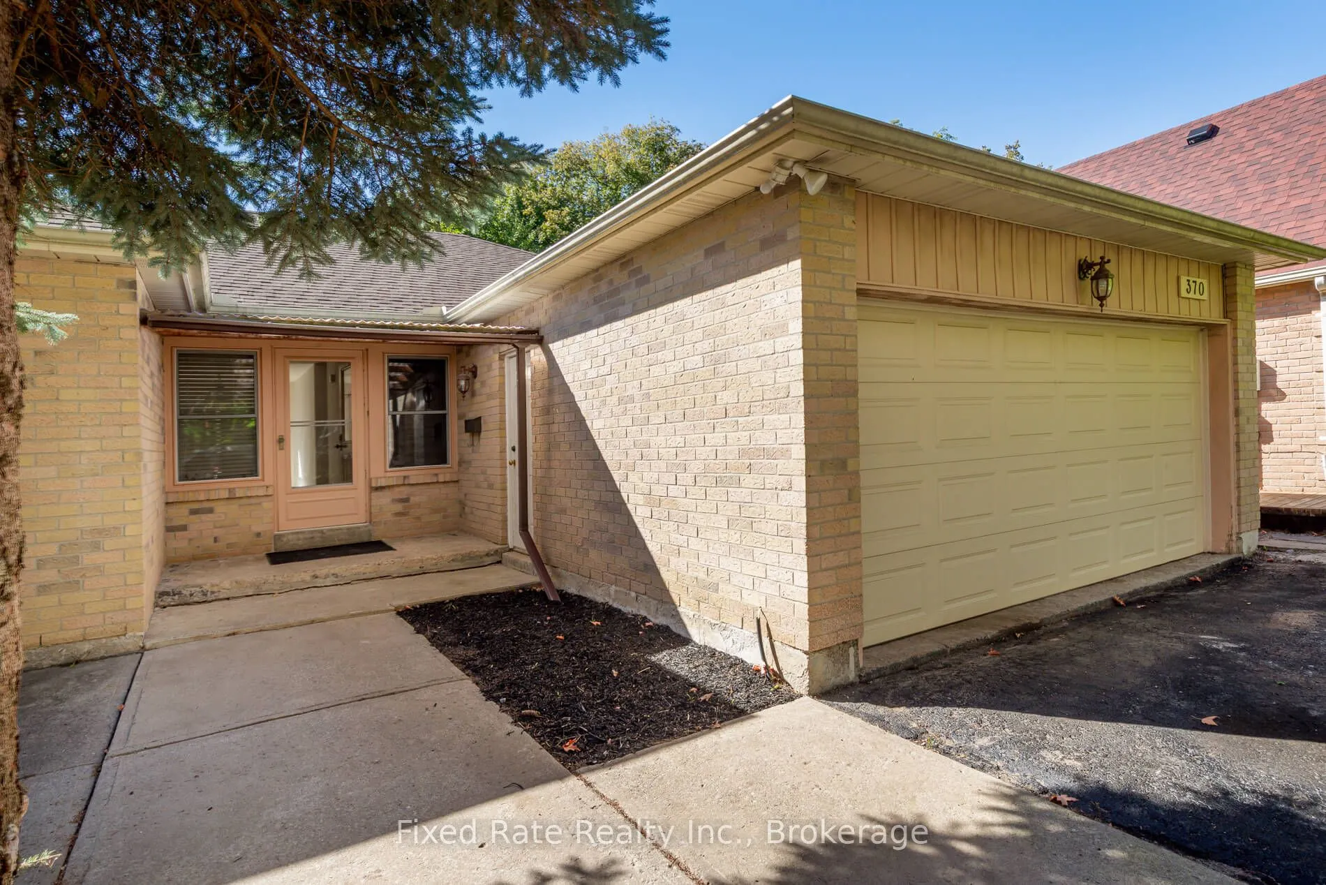 370 Selby Crescent