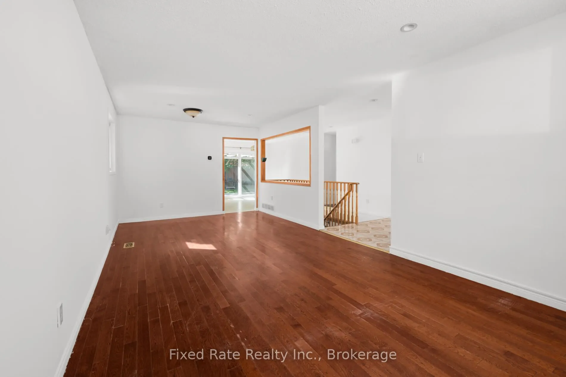 370 Selby Crescent