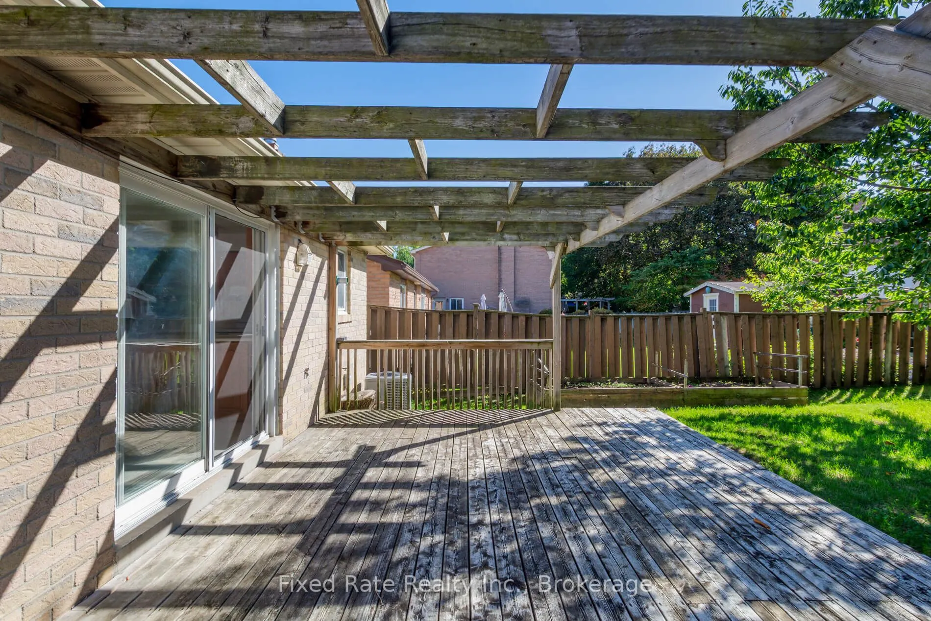 370 Selby Crescent