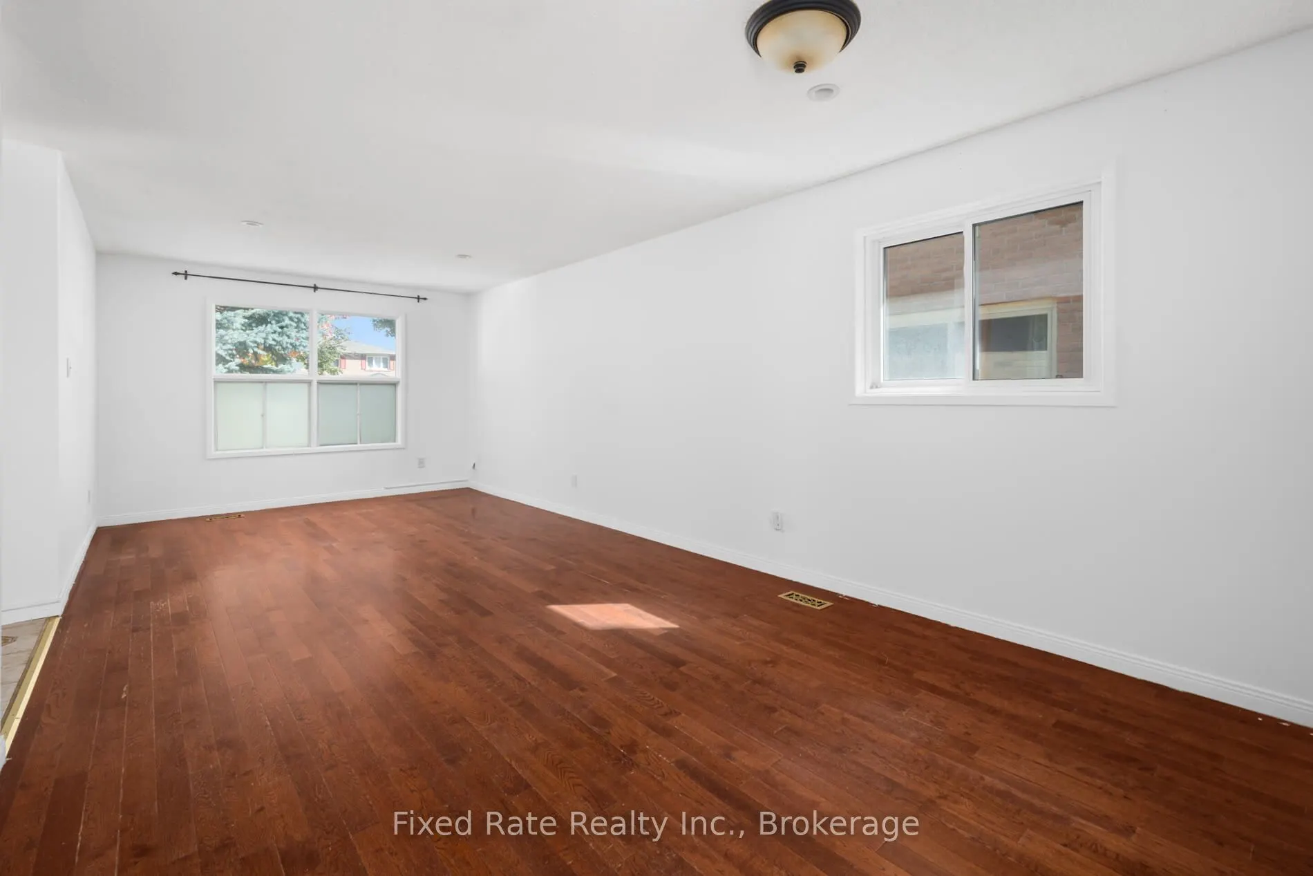 370 Selby Crescent