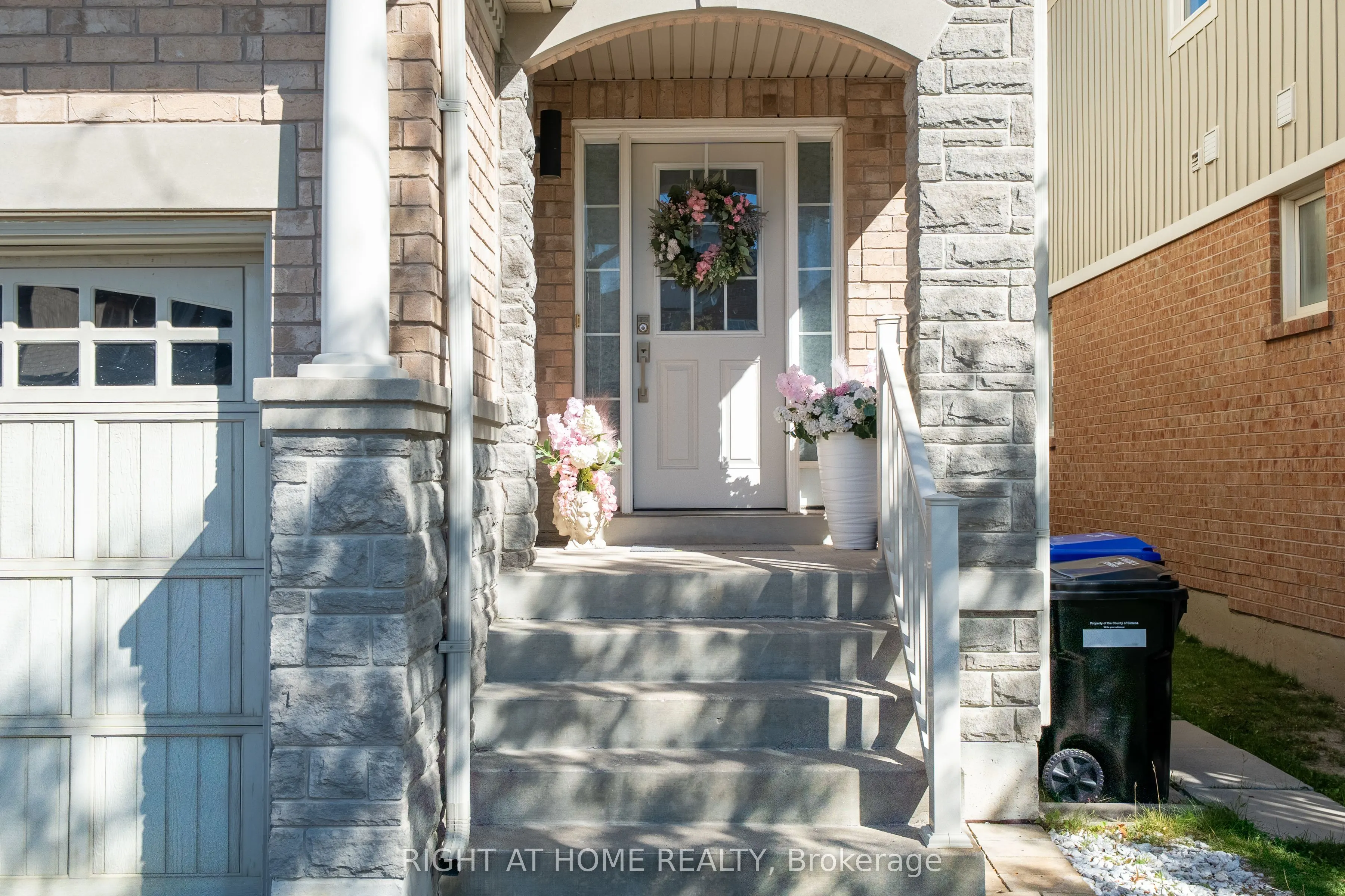 182 Meadowhawk Trail