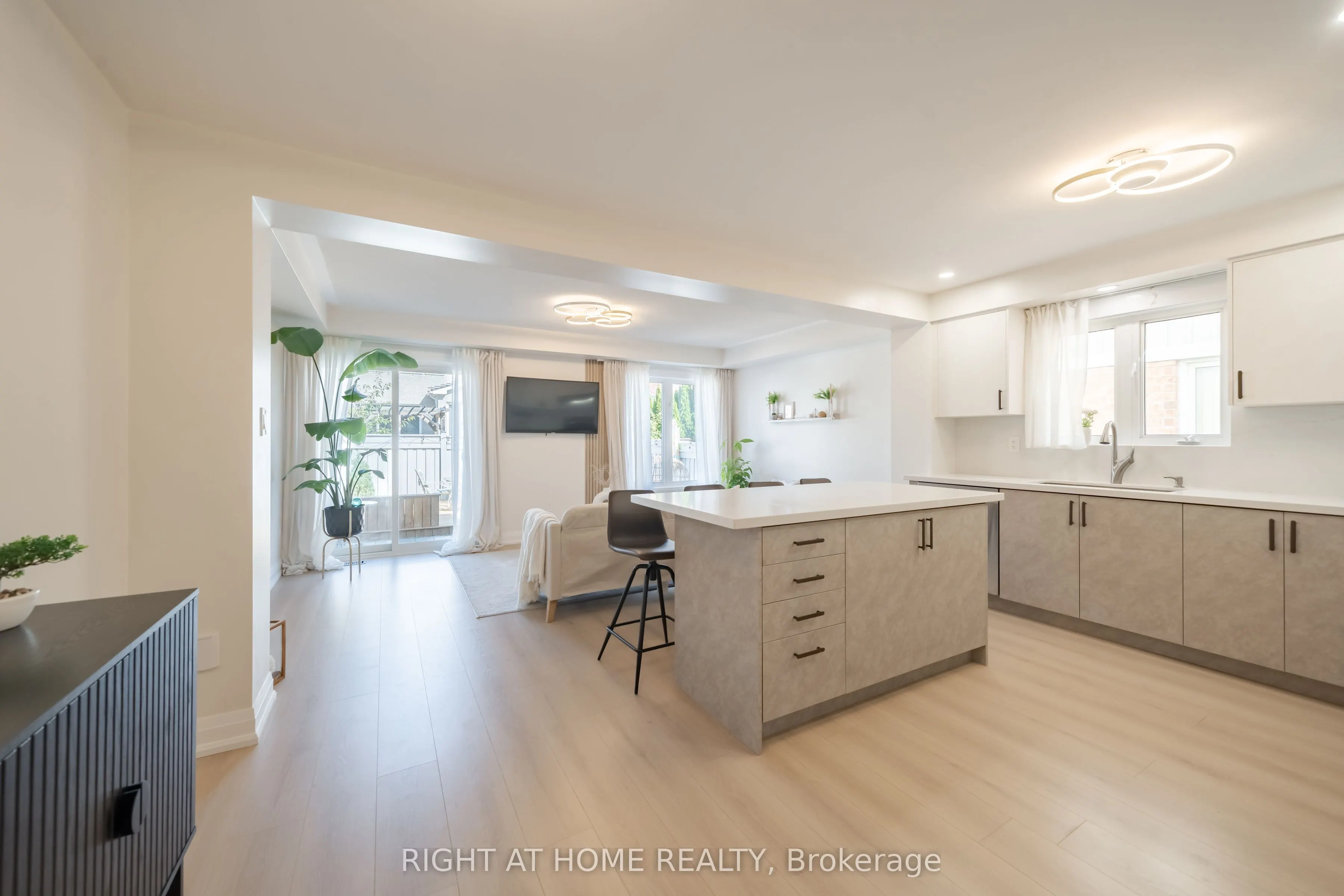 182 Meadowhawk Trail