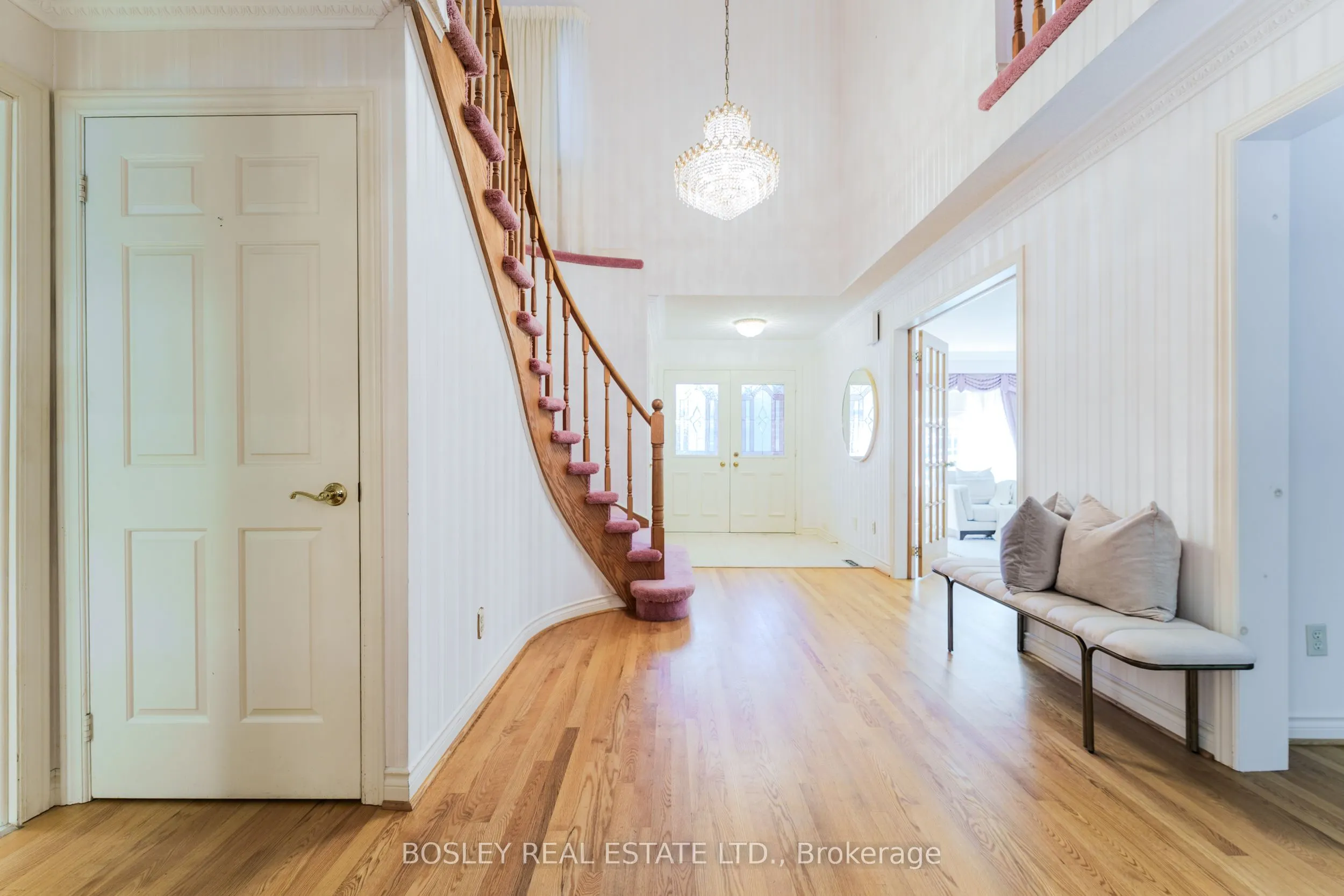 8 Roverdale Court