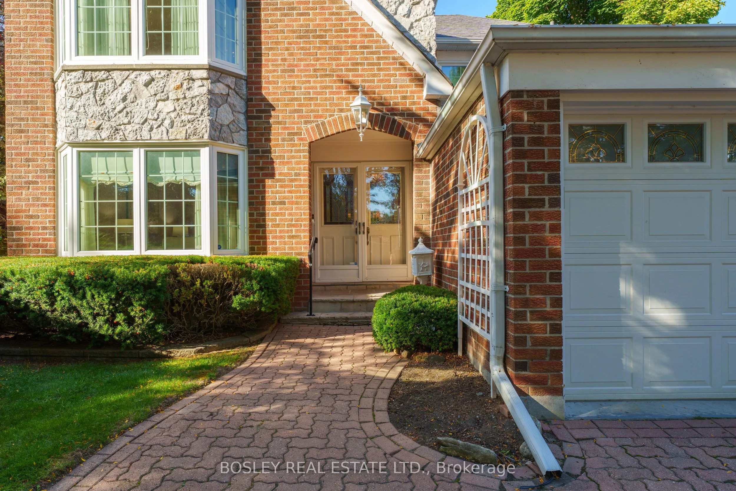 8 Roverdale Court