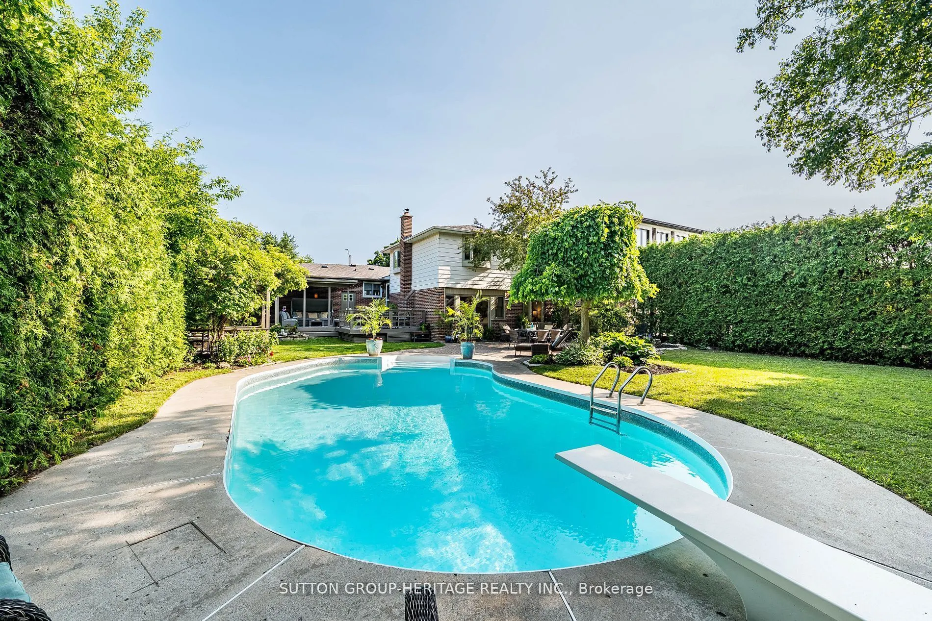 47 Pringle Avenue