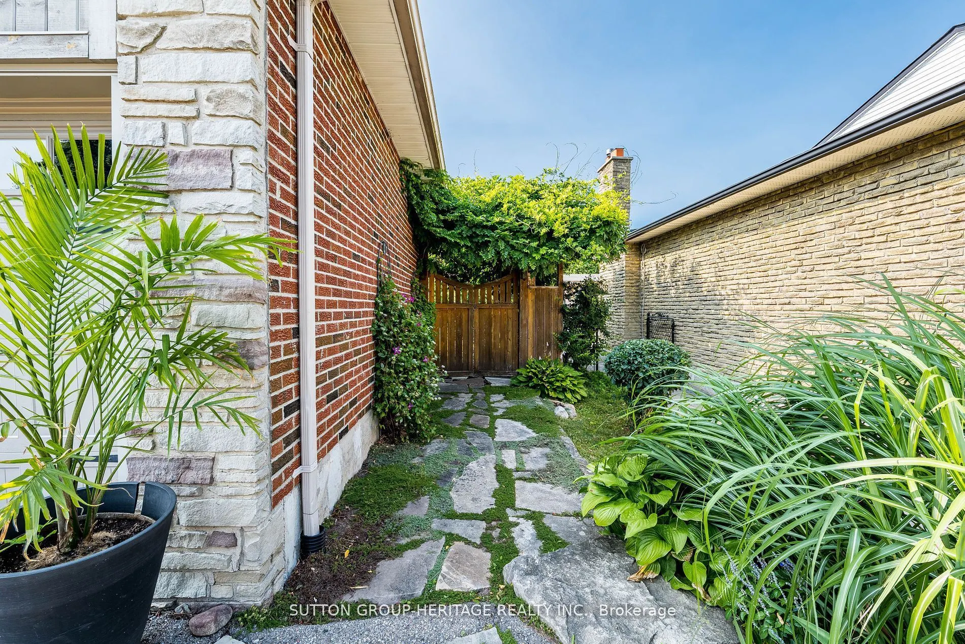 47 Pringle Avenue