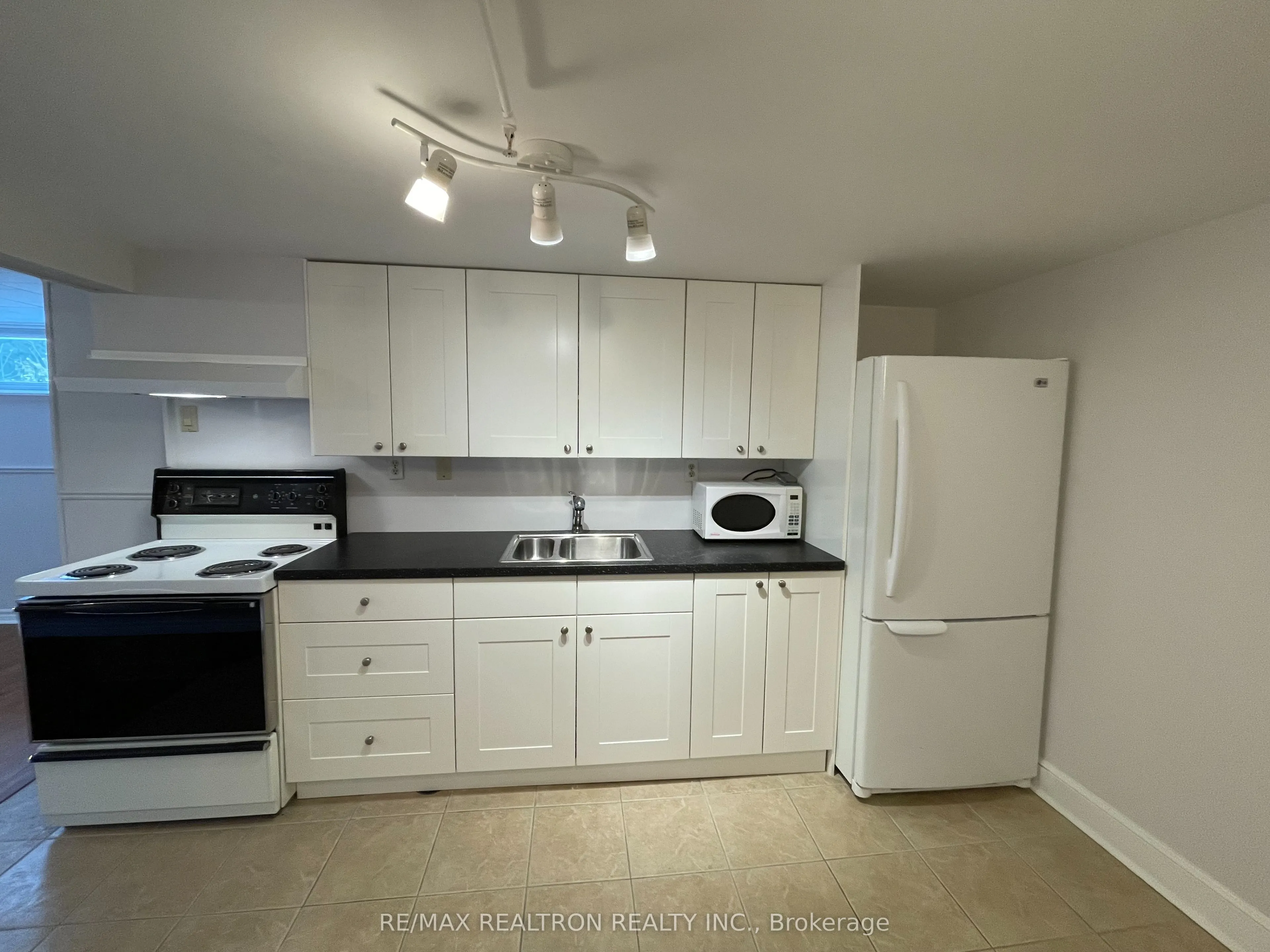 62 Child Drive, #Main Fl