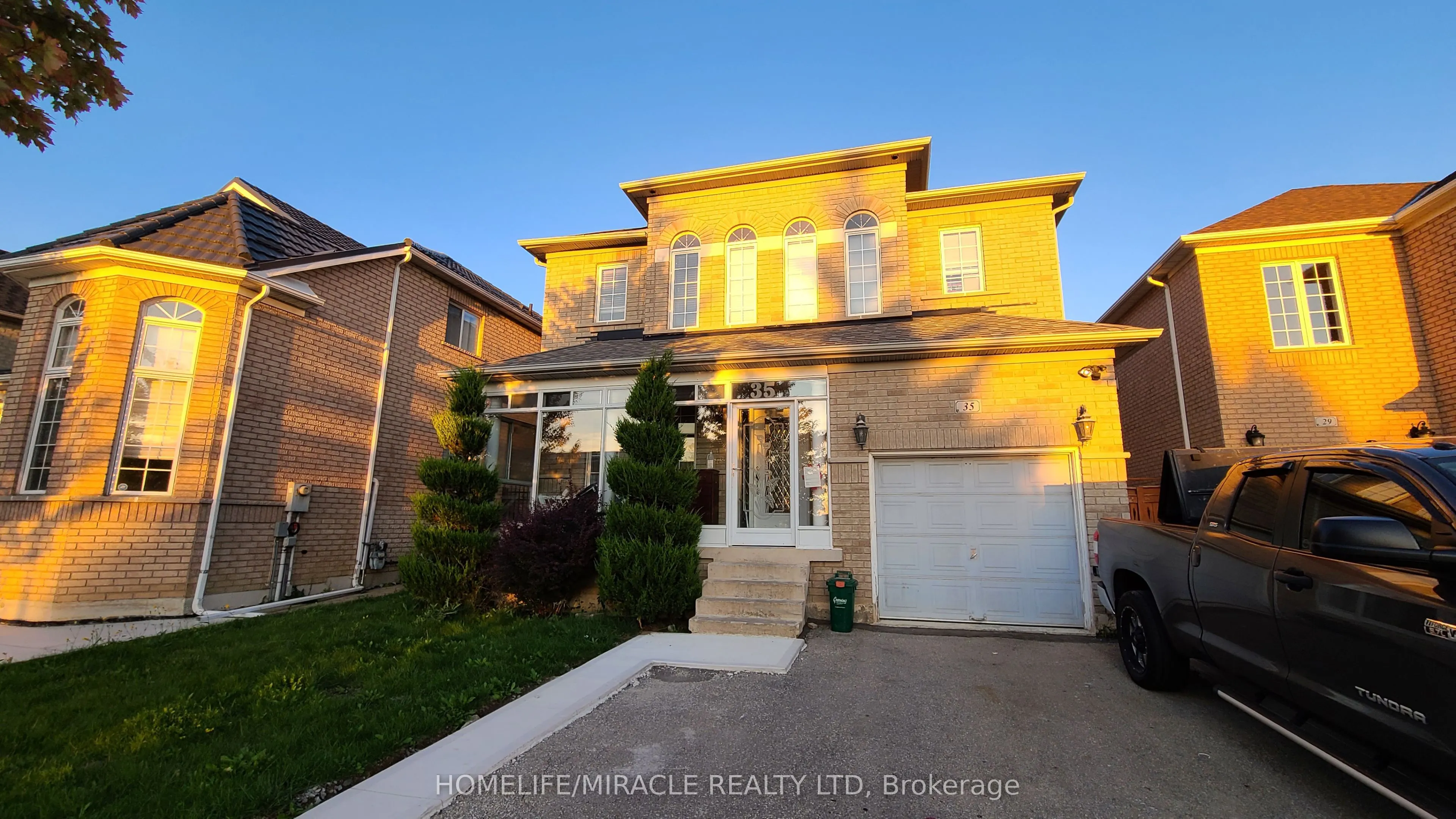 35 Vellore Woods Boulevard