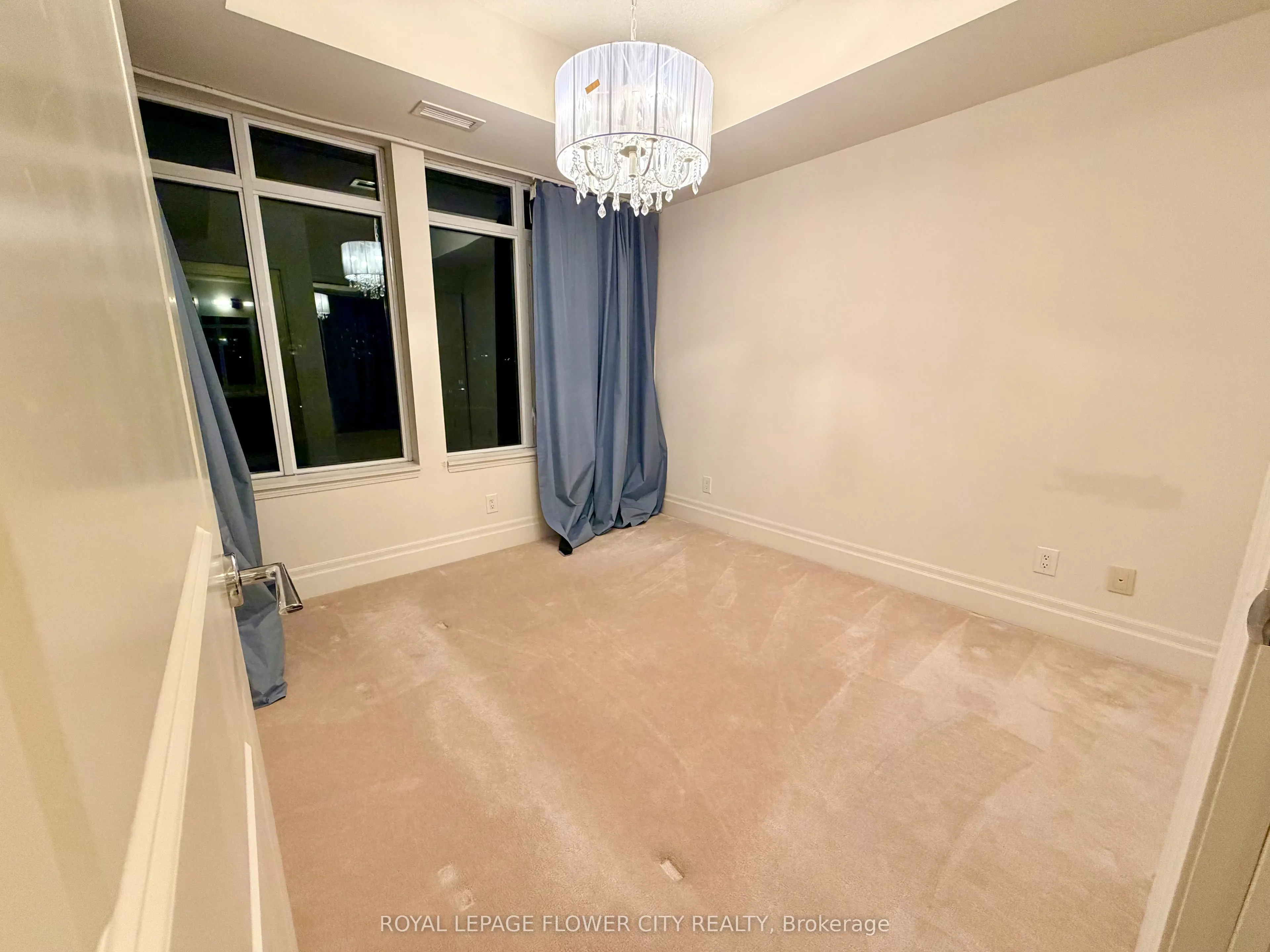111 Upper duke Crescent, #503
