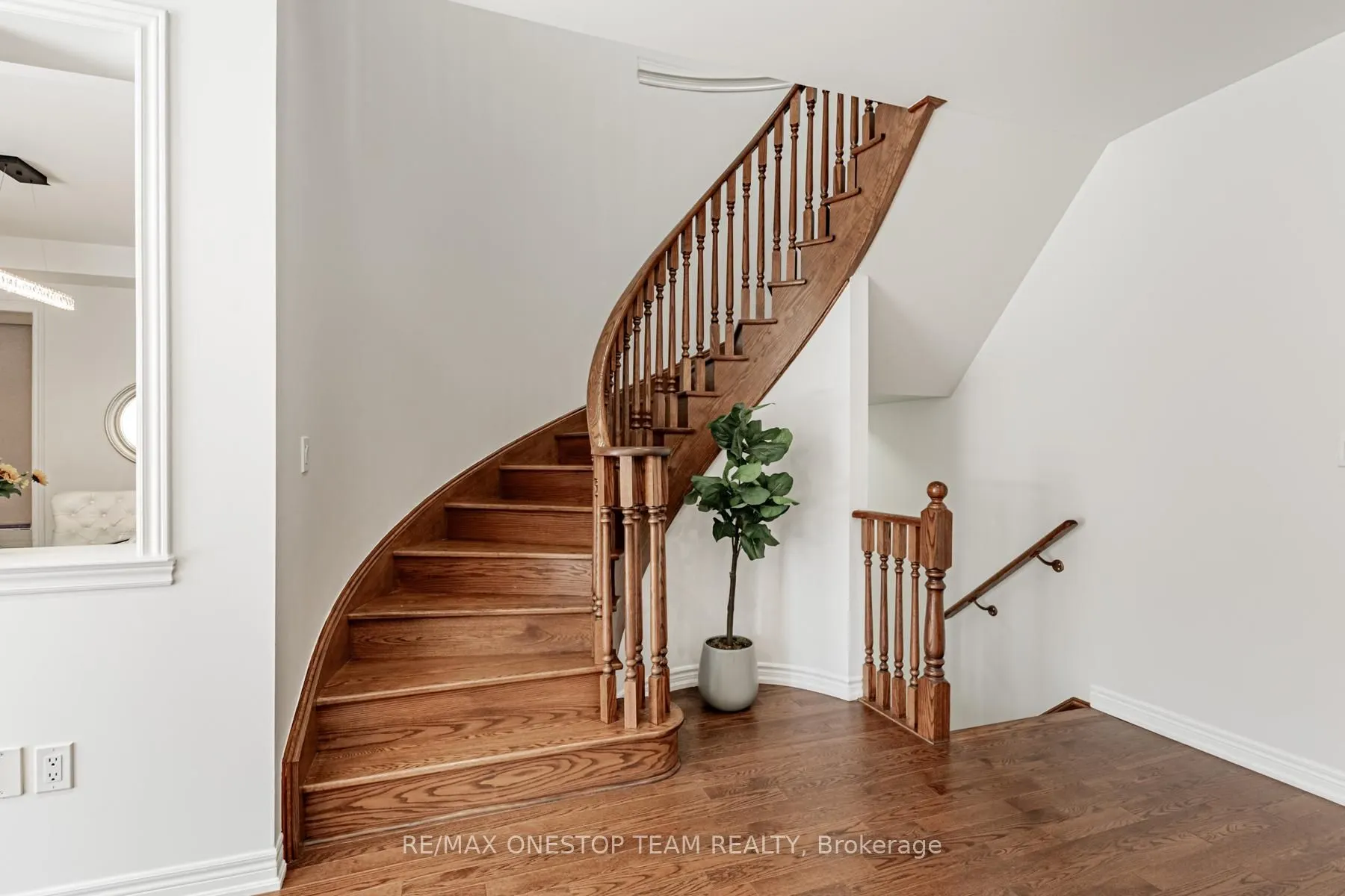 16 Nocturne Avenue