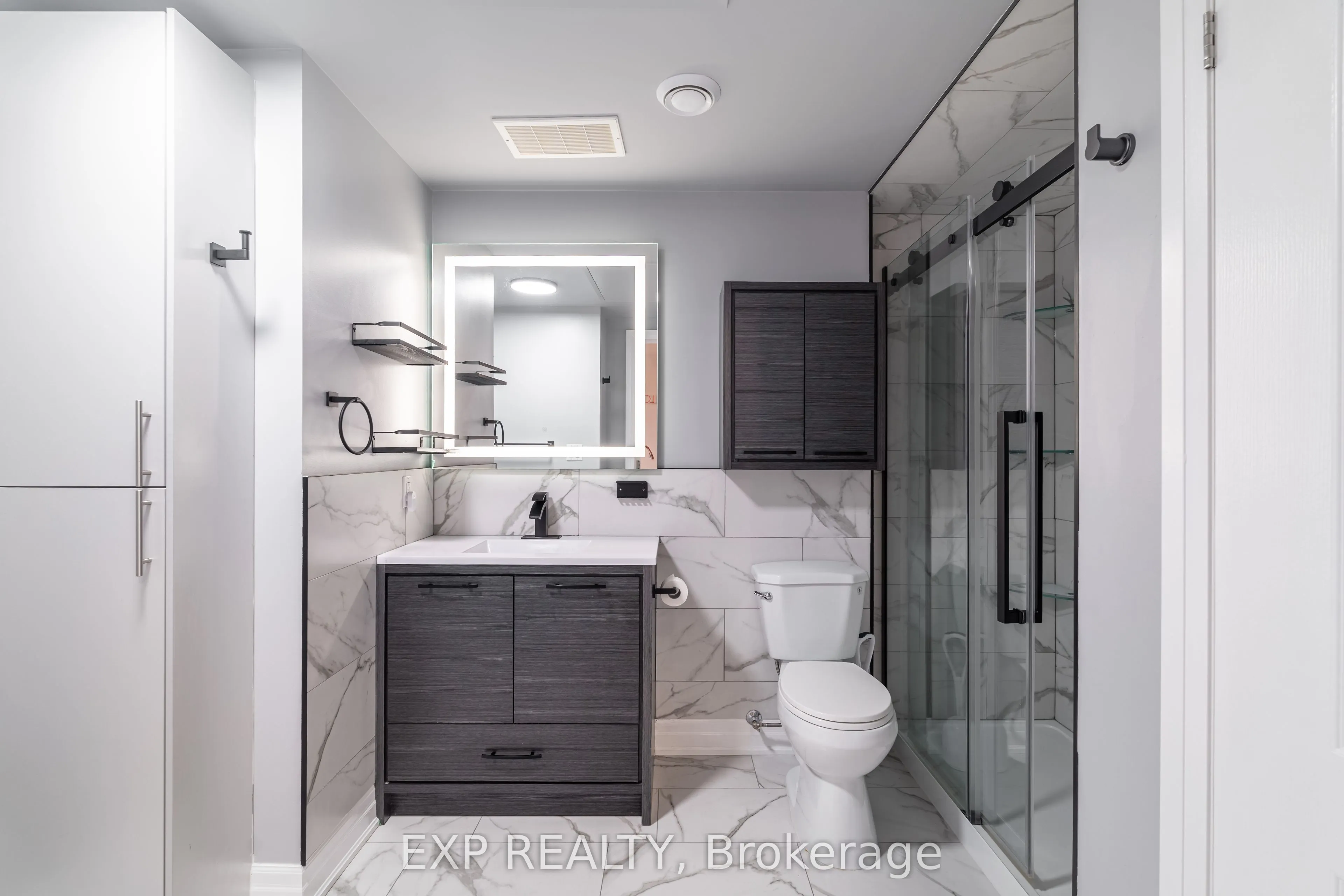 2 Adam Sellers Street, #401