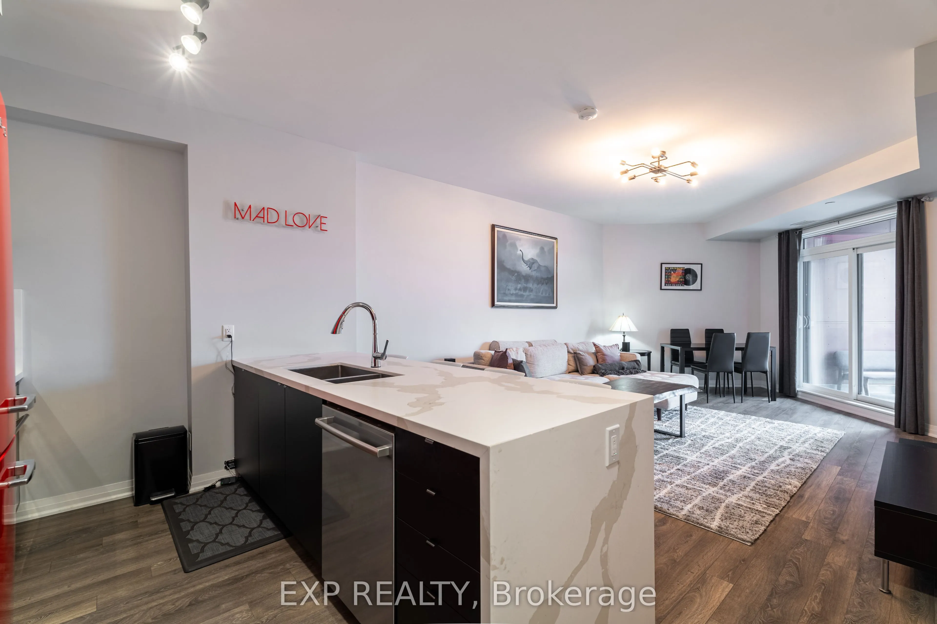 2 Adam Sellers Street, #401