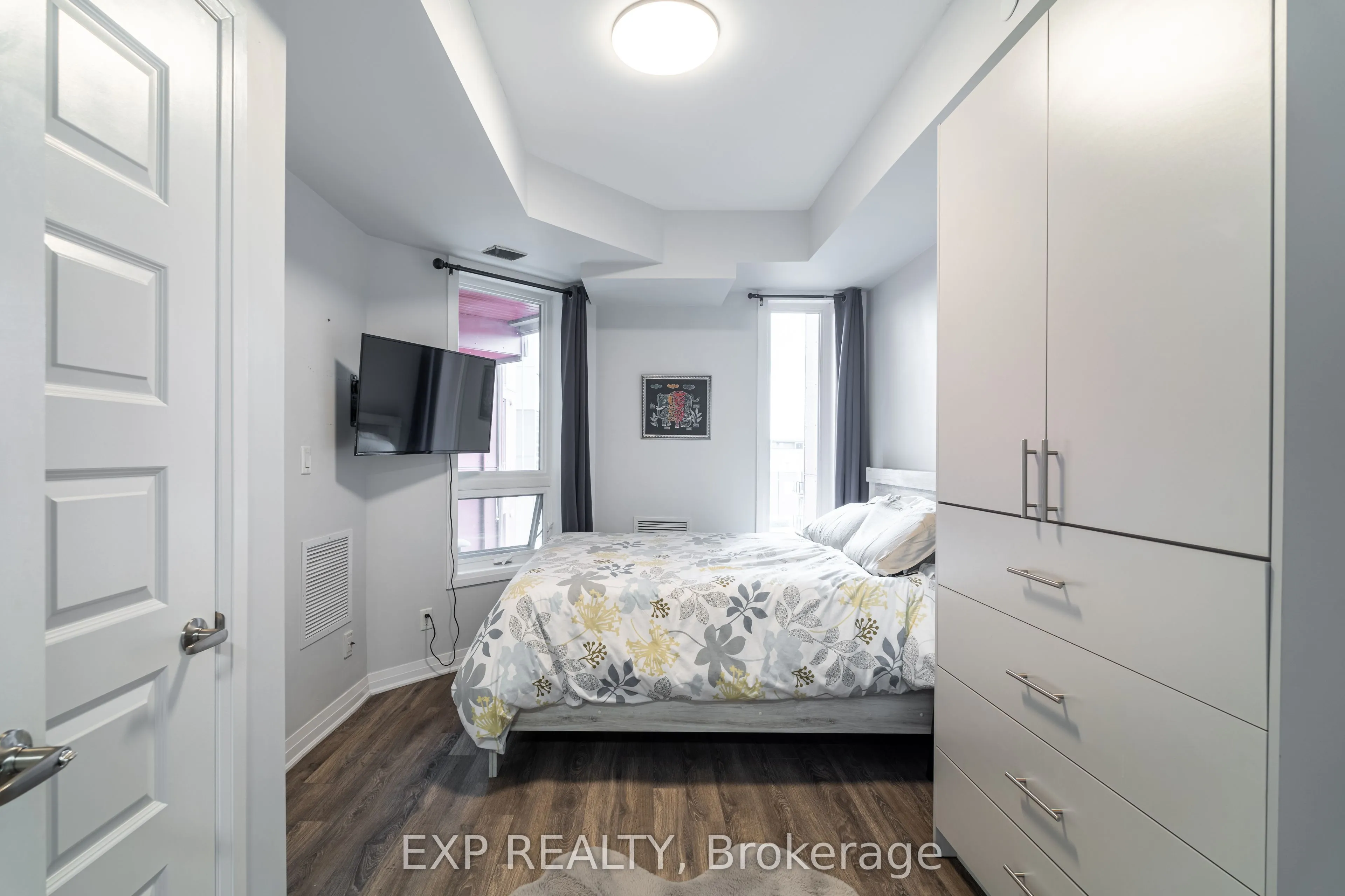 2 Adam Sellers Street, #401