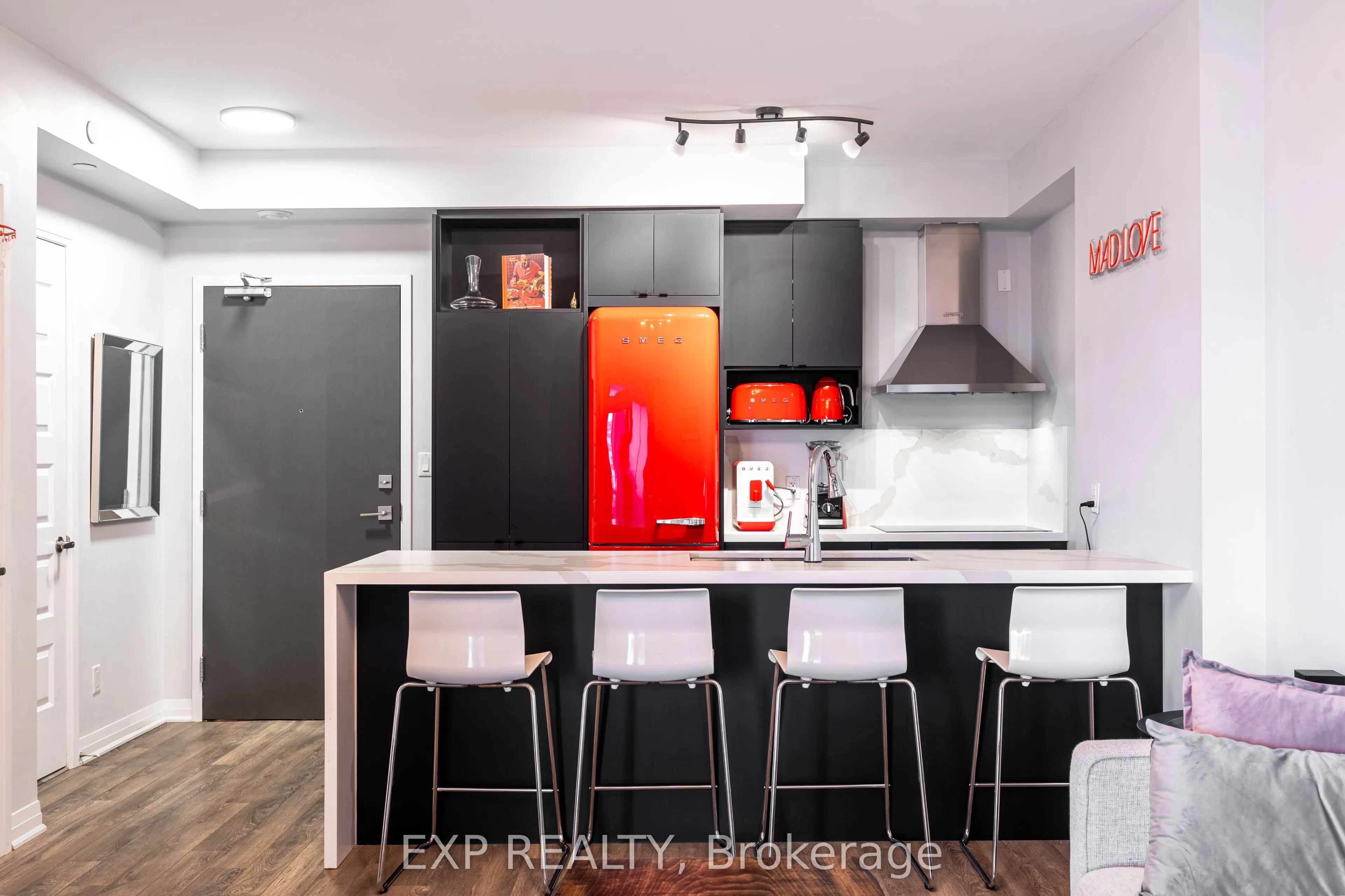 2 Adam Sellers Street, #401