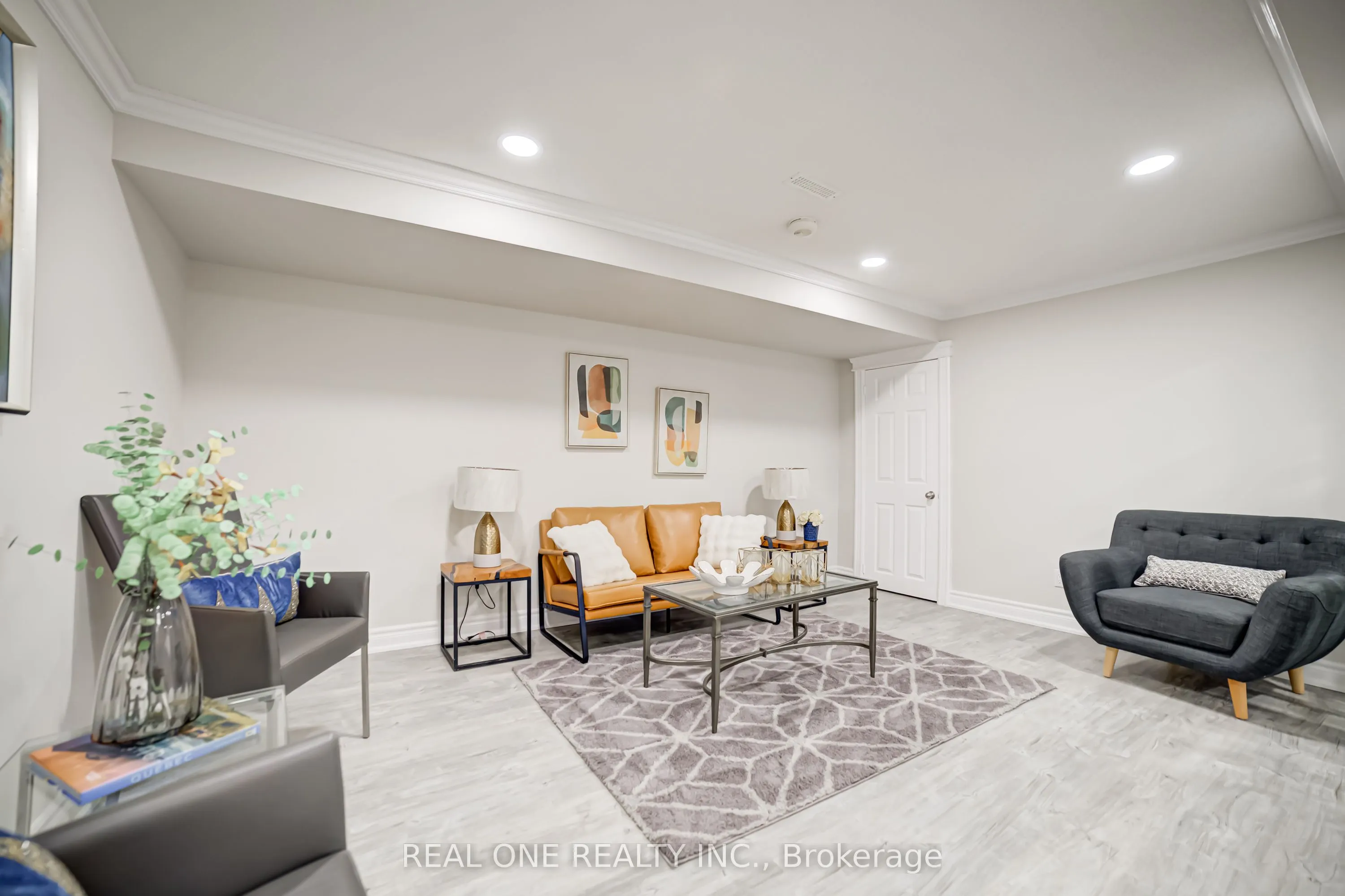 10 Squire Drive