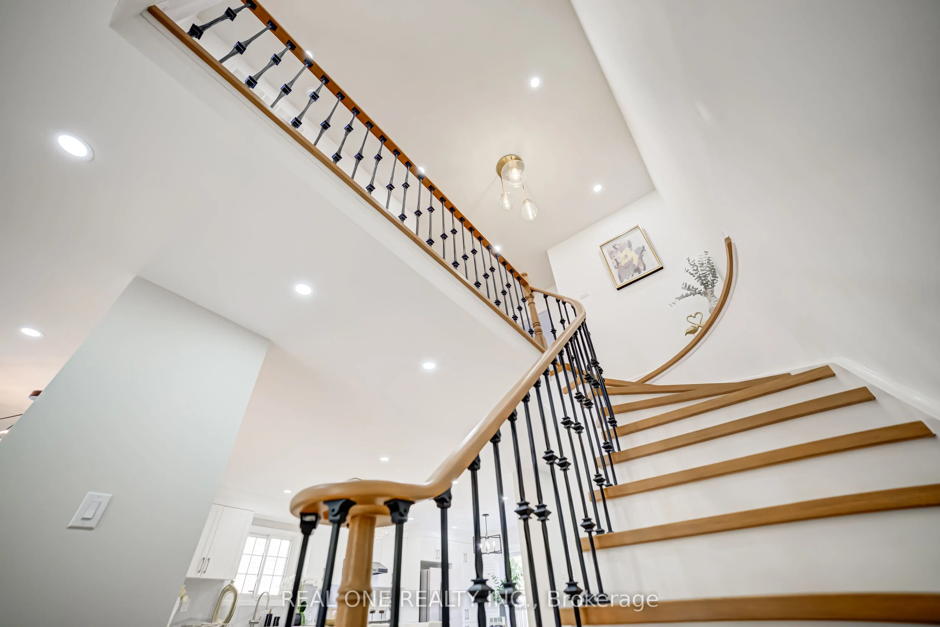 10 Squire Drive