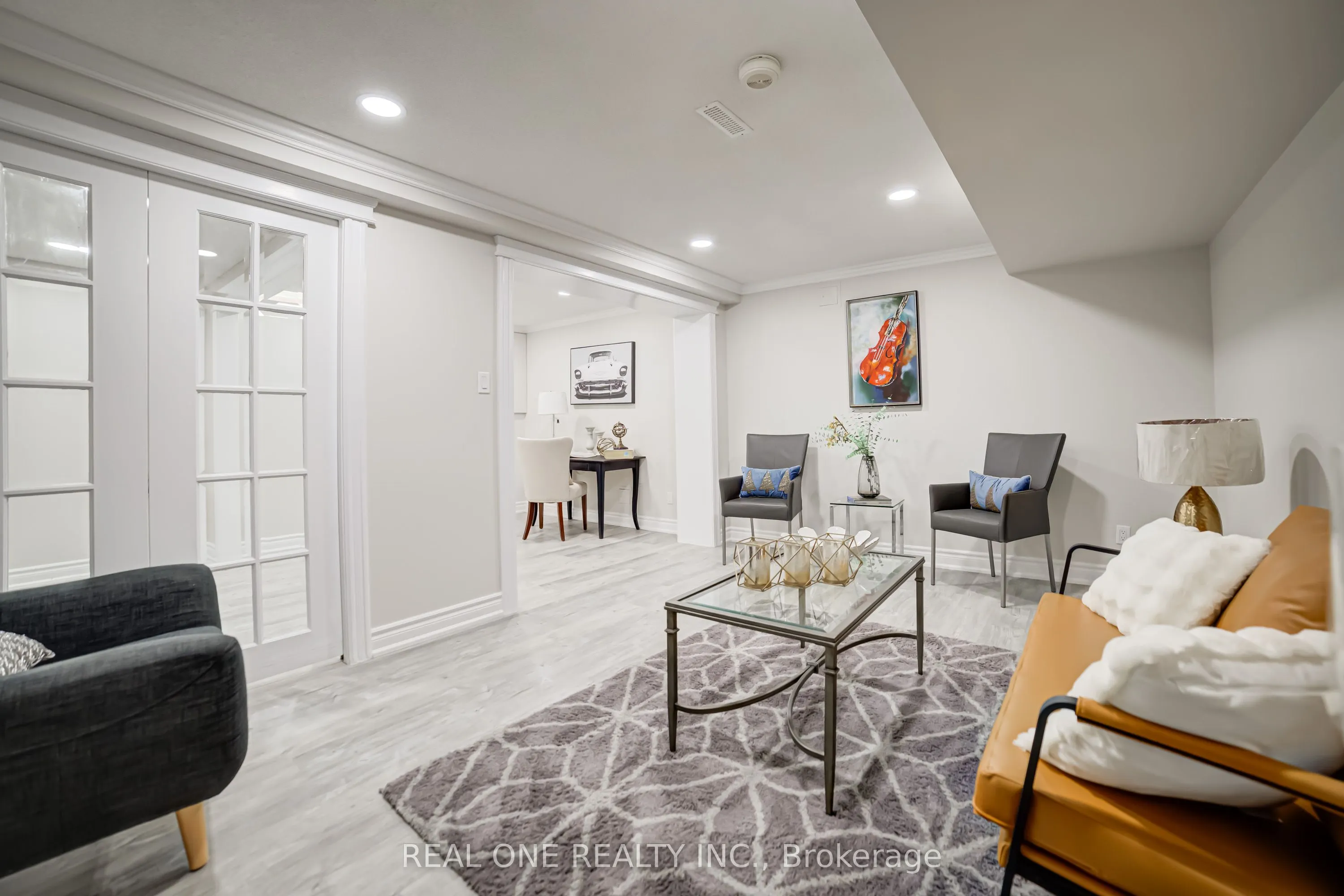 10 Squire Drive