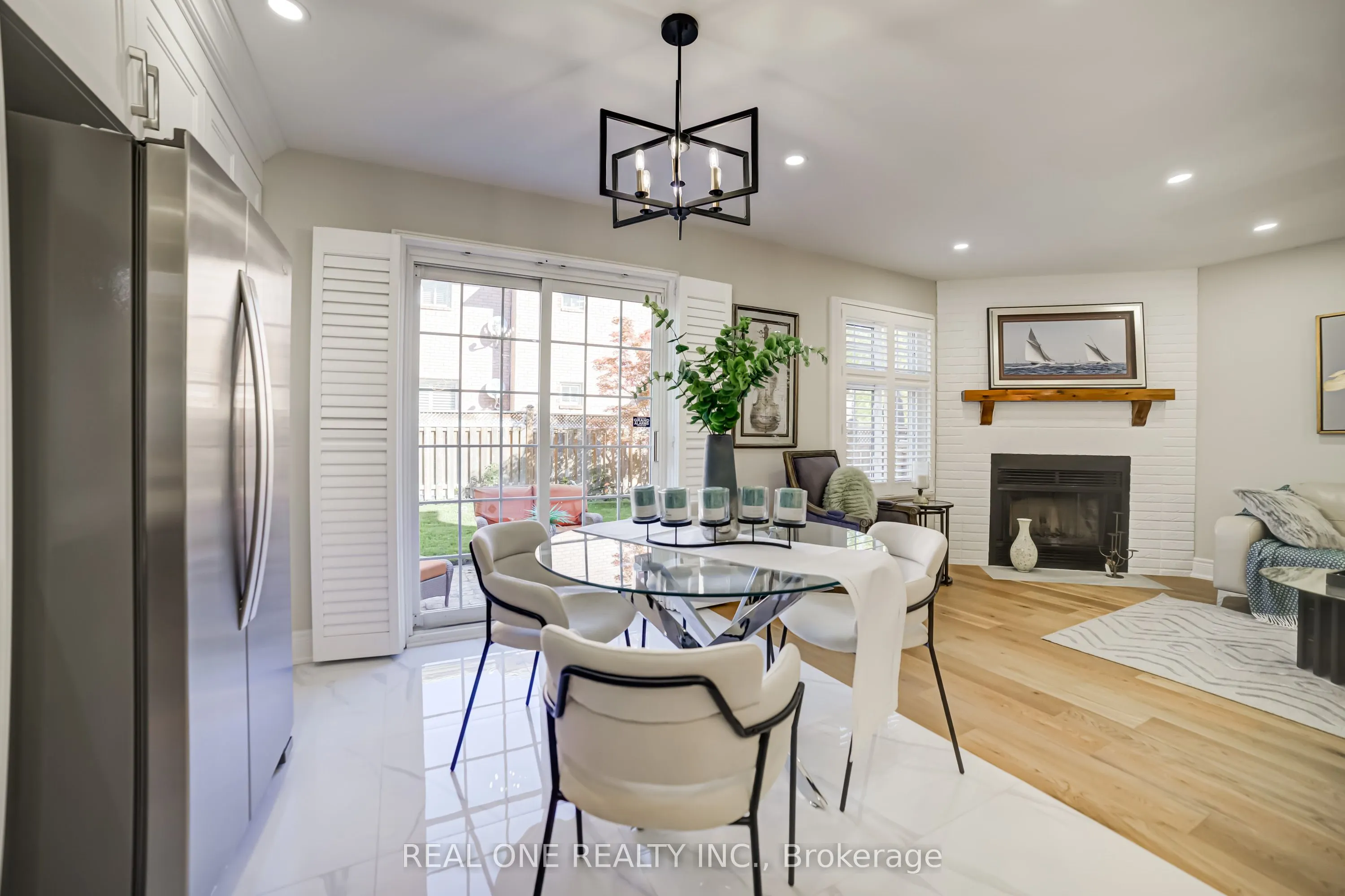 10 Squire Drive