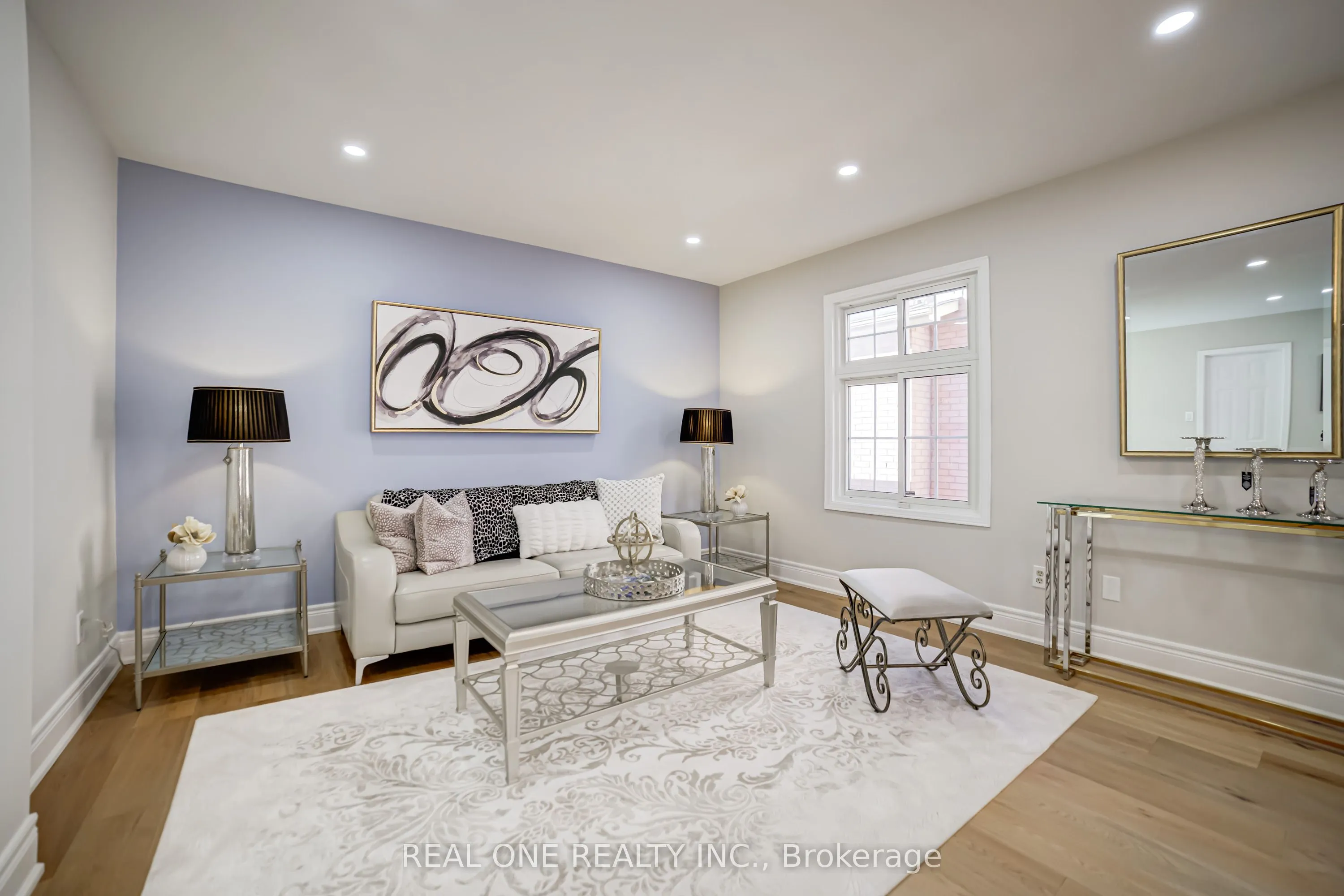 10 Squire Drive