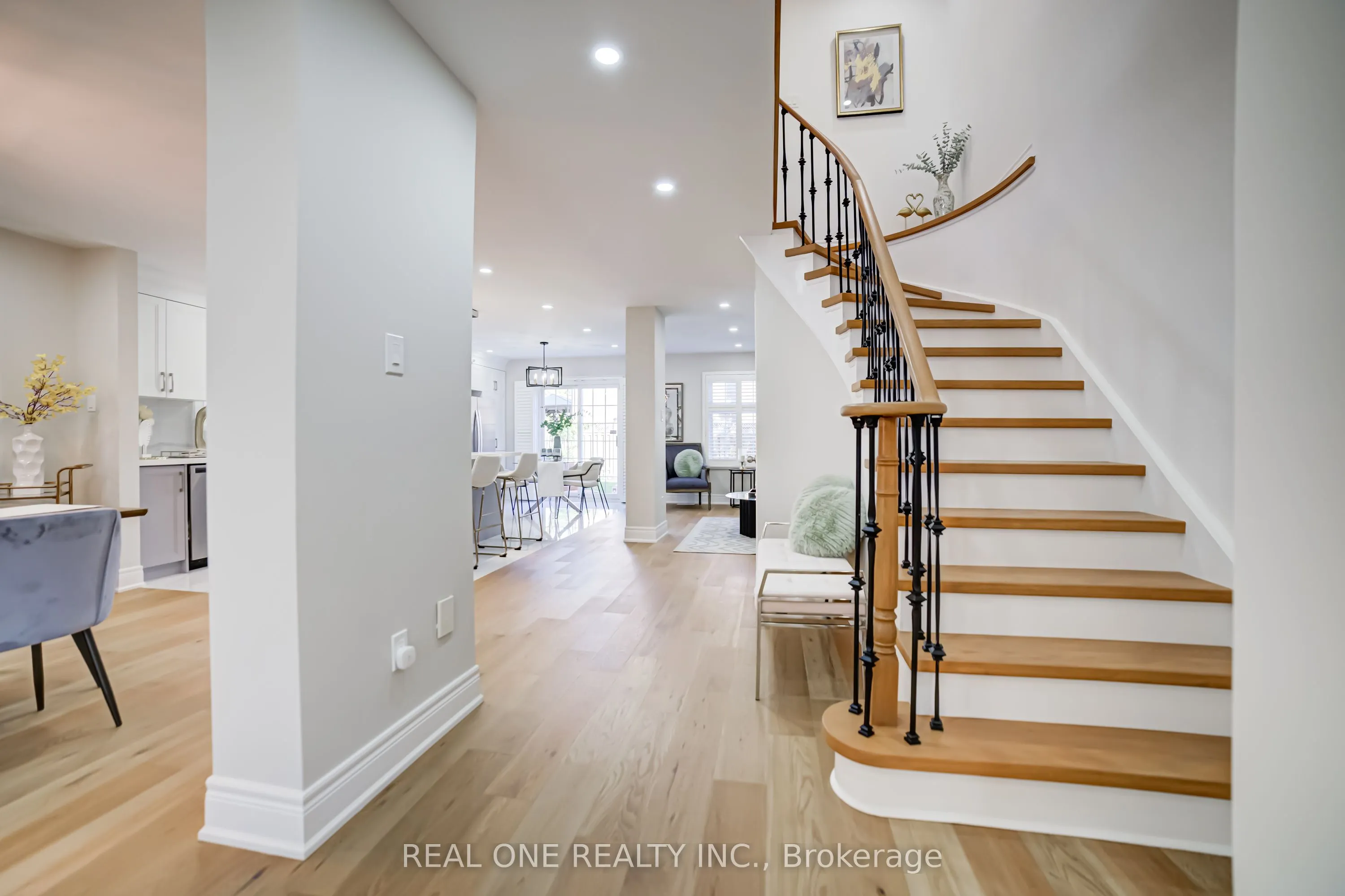 10 Squire Drive