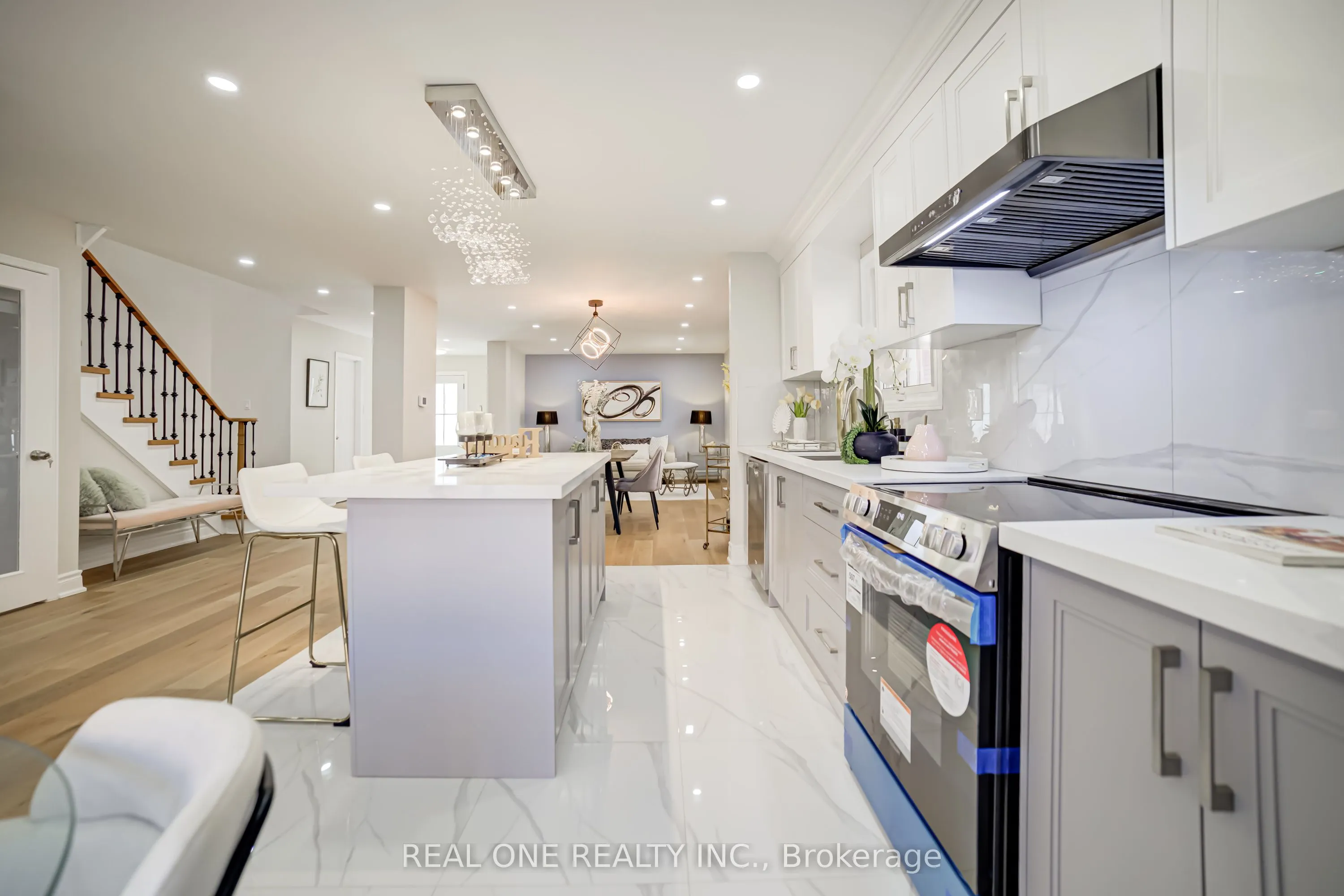 10 Squire Drive
