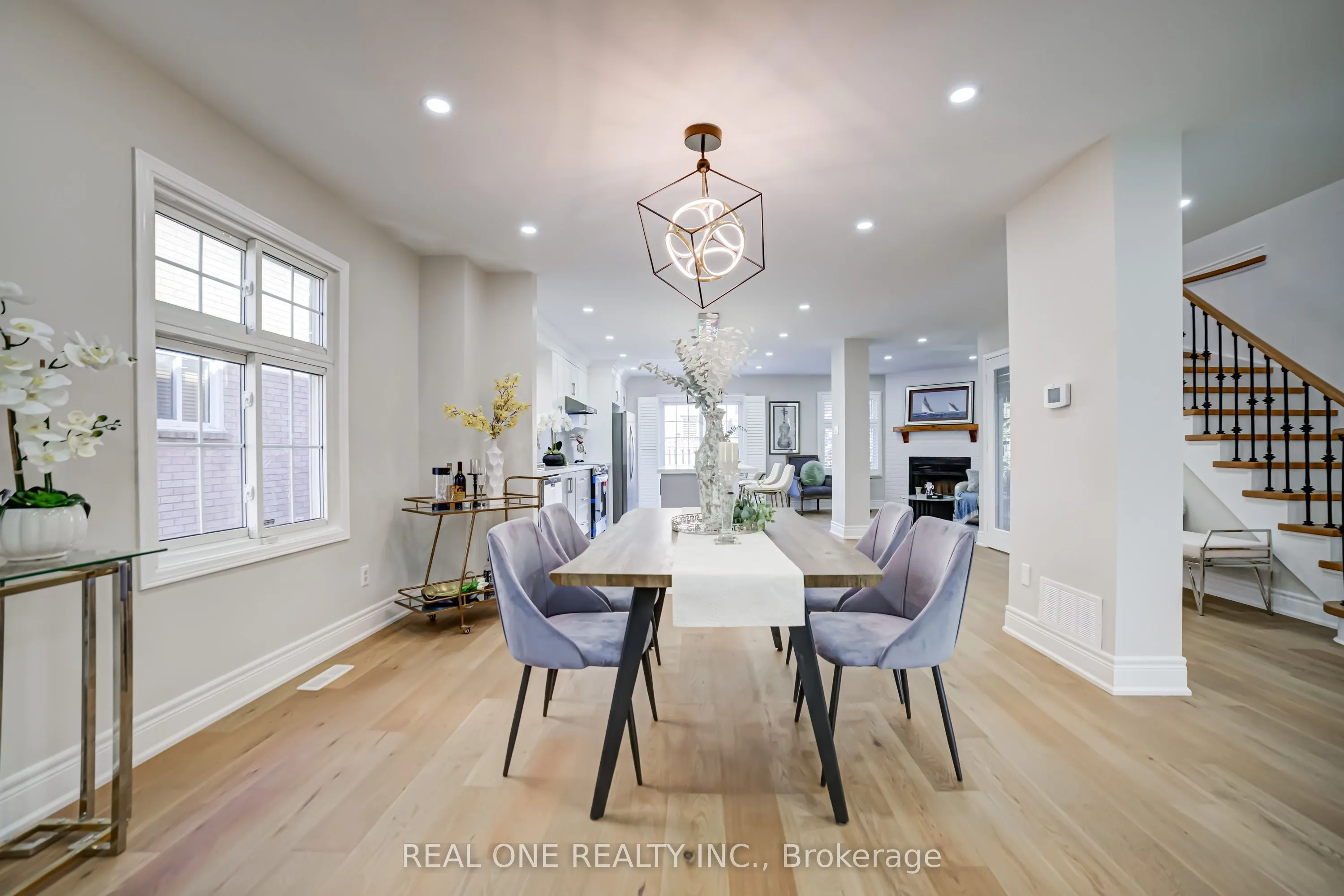 10 Squire Drive