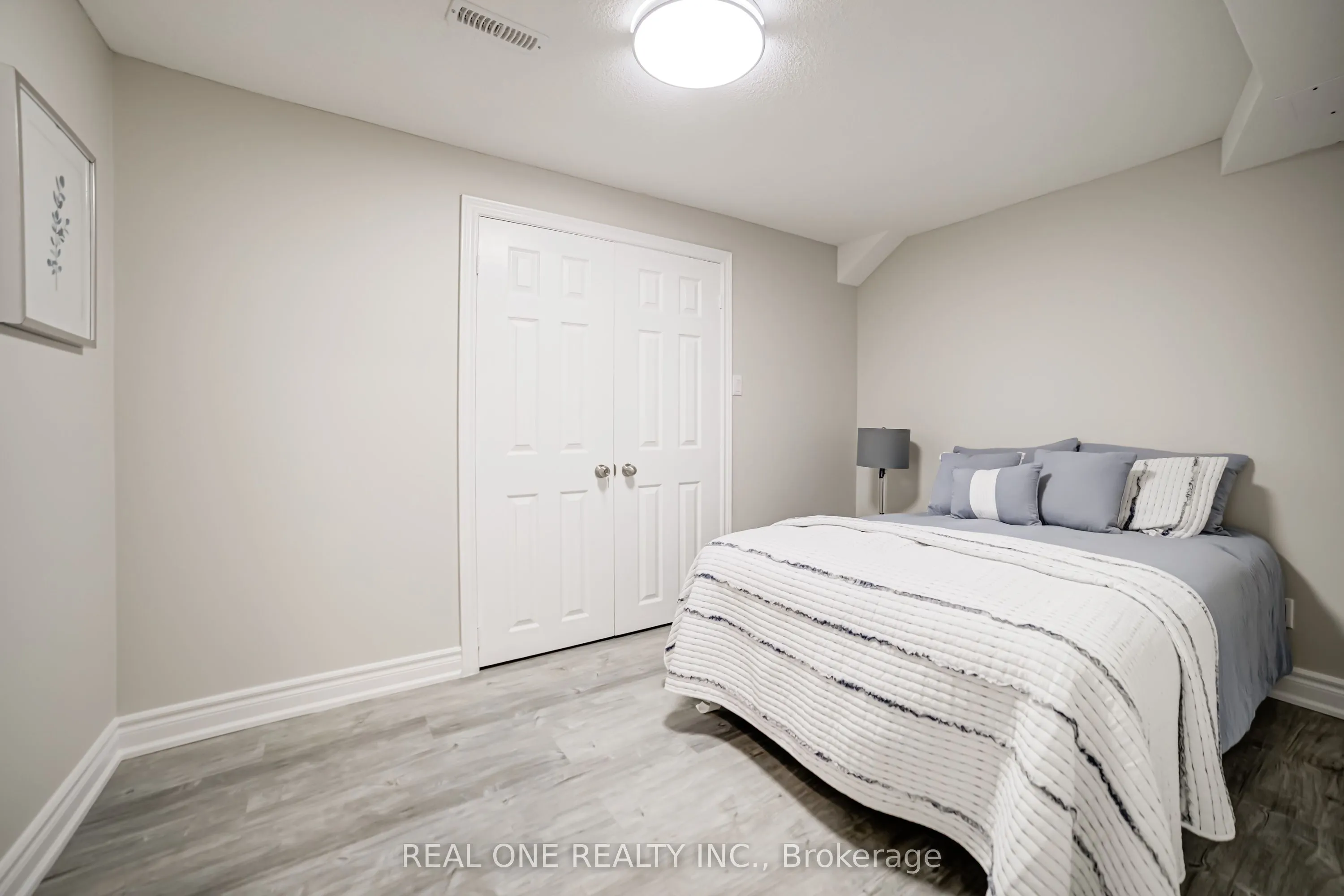 10 Squire Drive