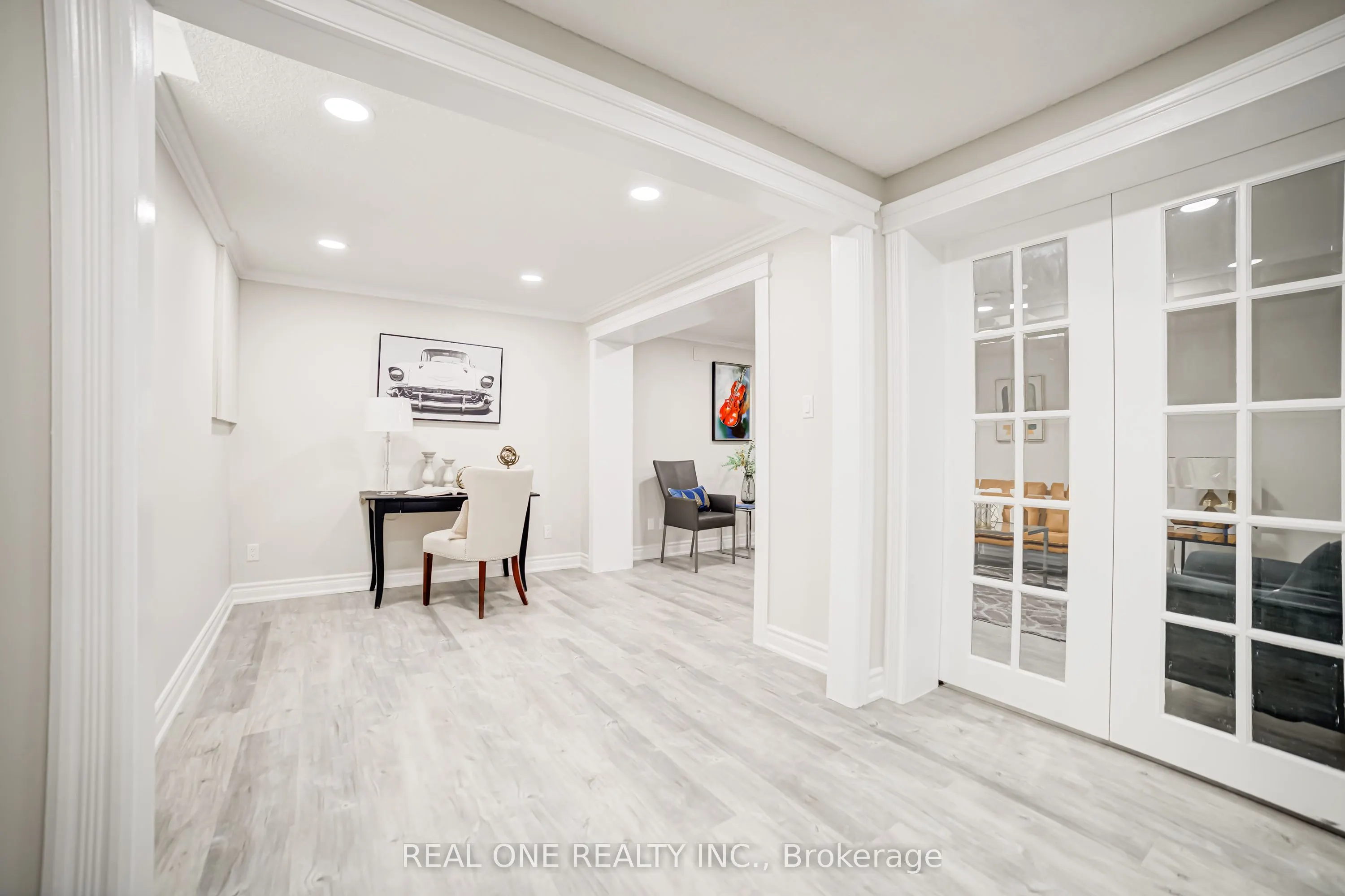 10 Squire Drive
