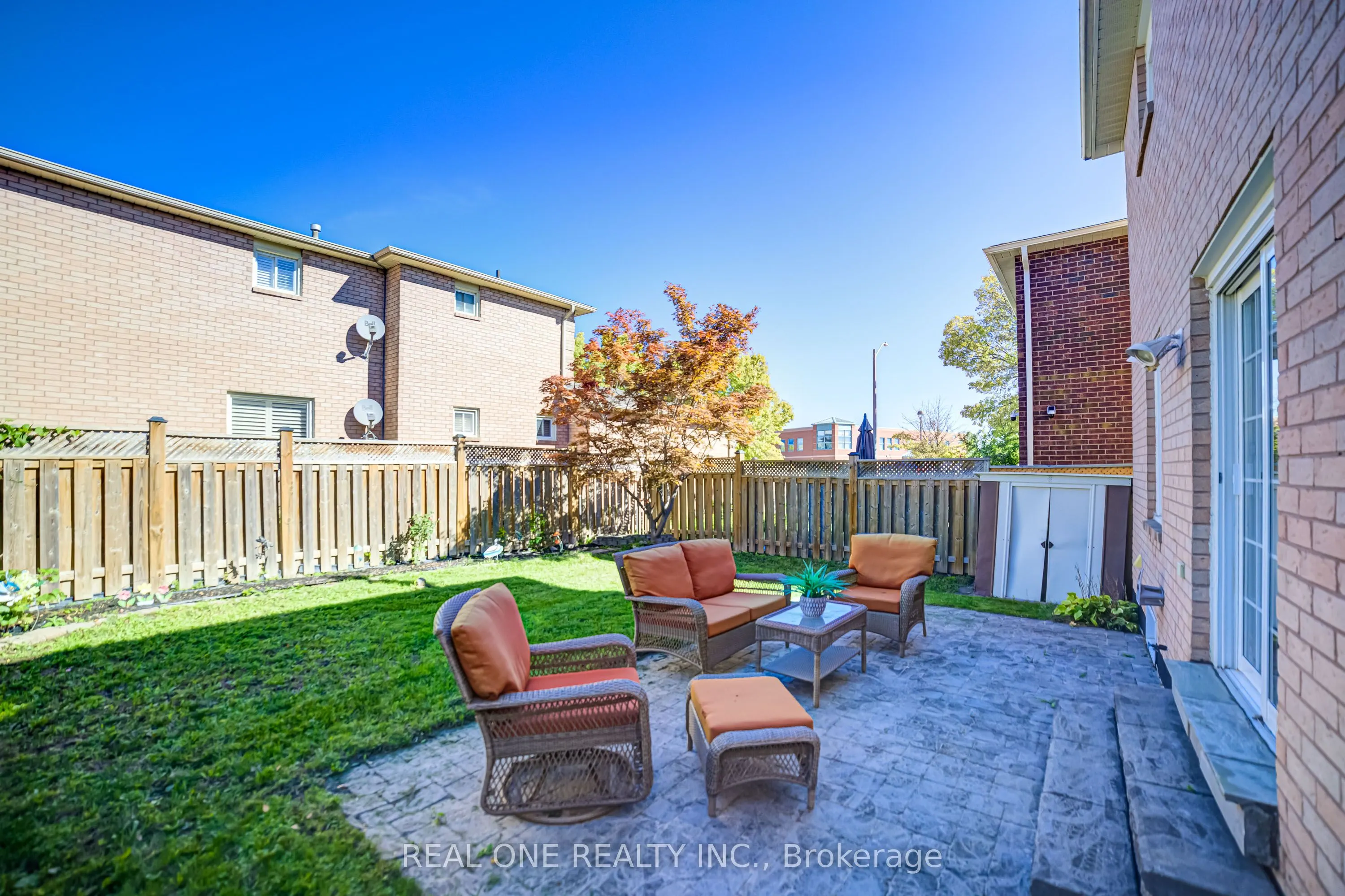 10 Squire Drive