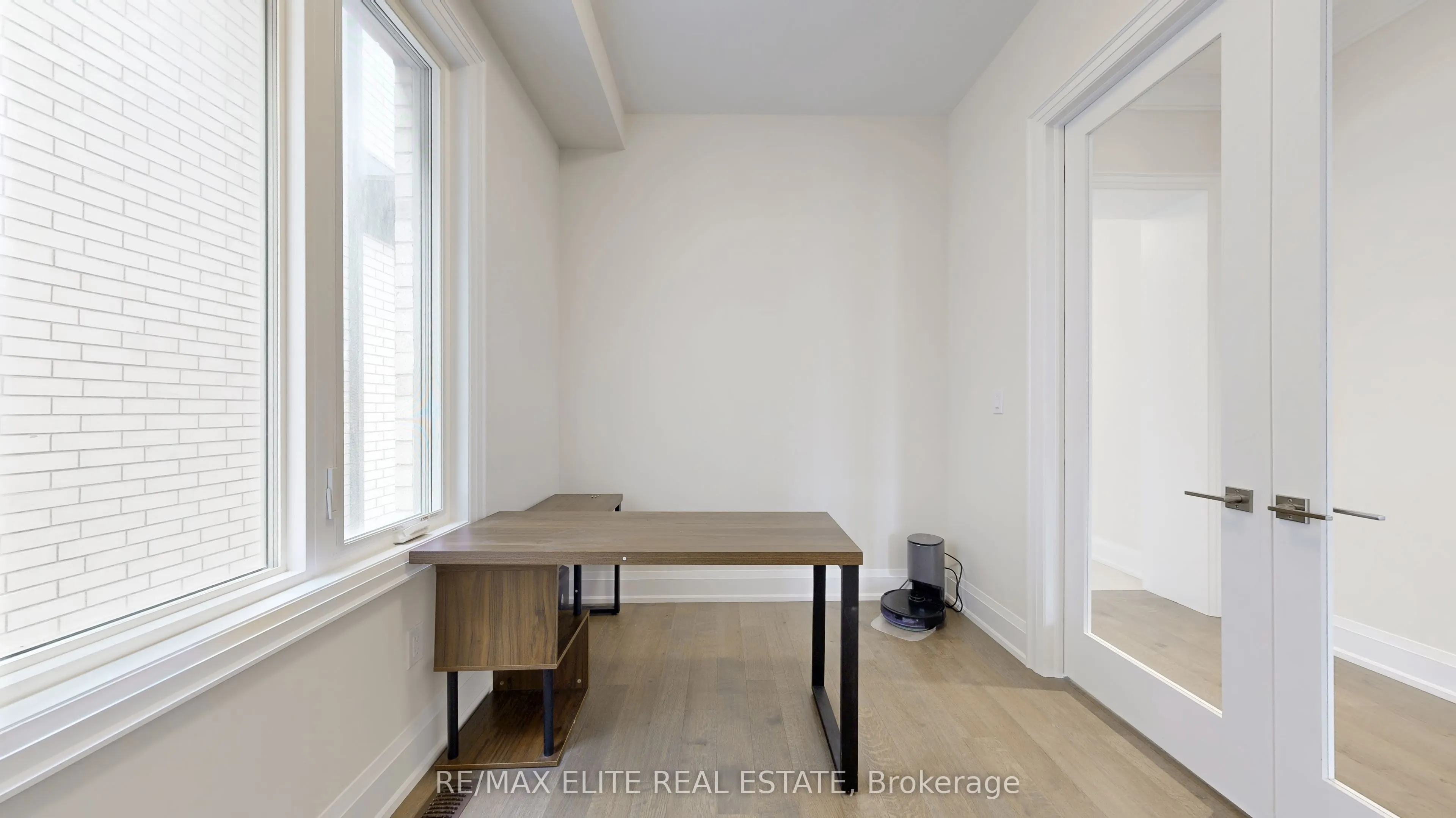11 DWELL Avenue