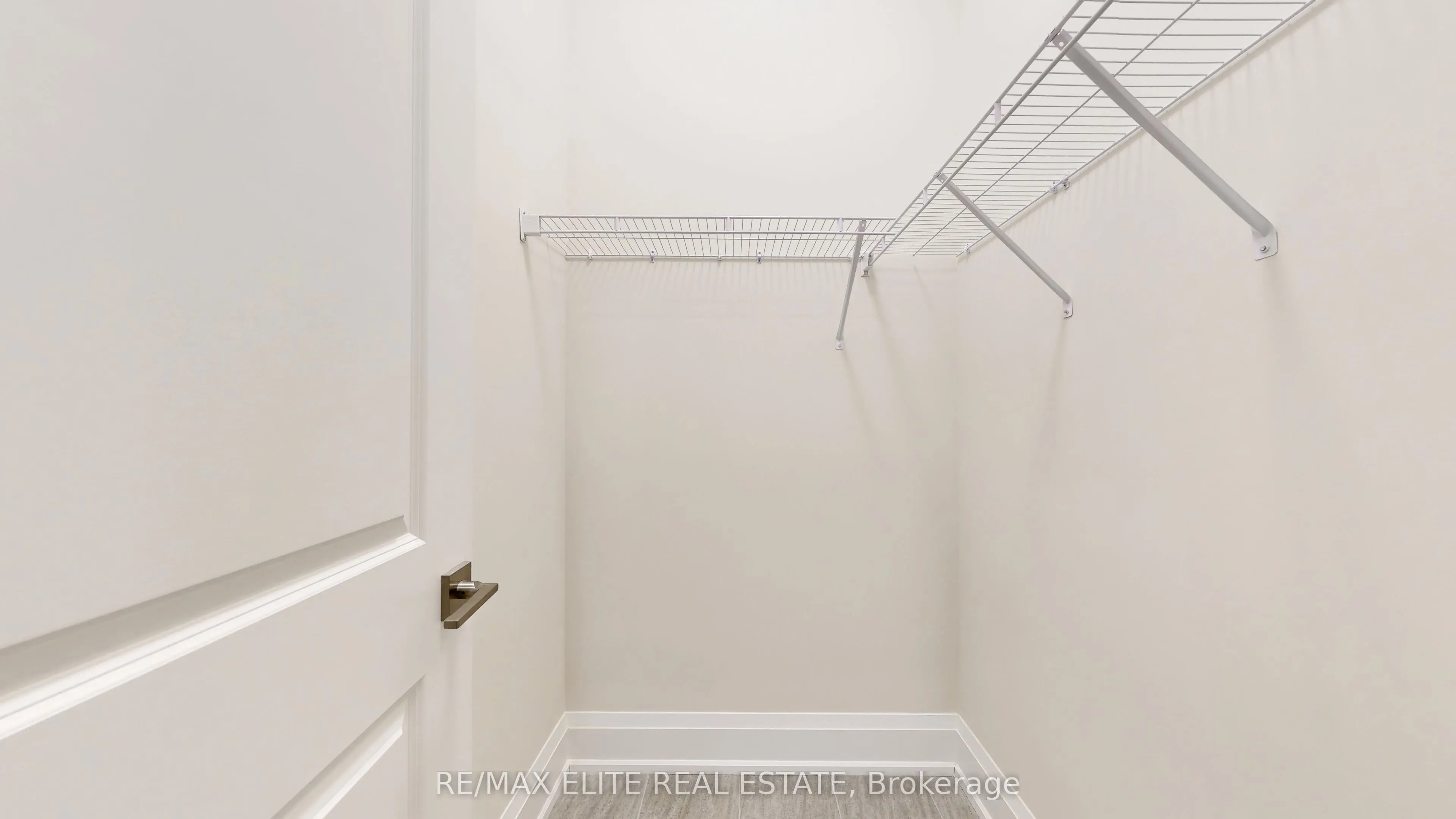 11 DWELL Avenue