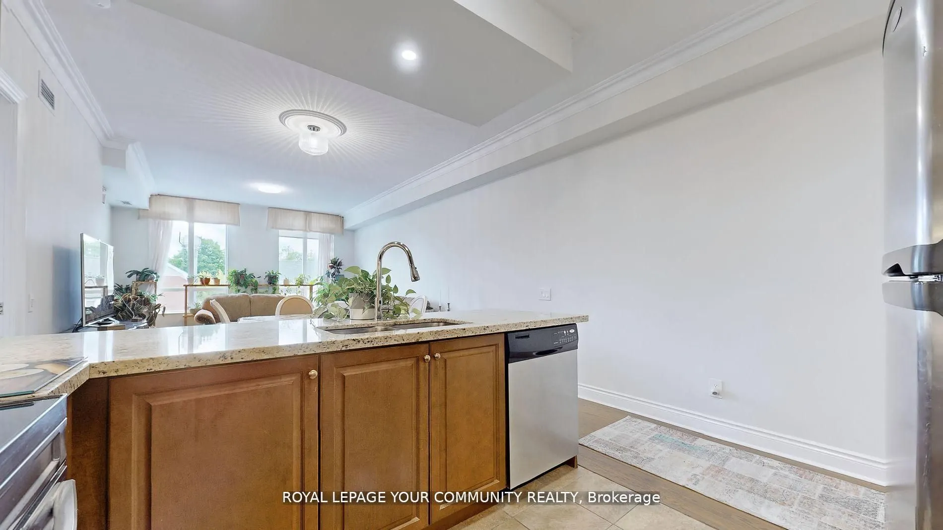 10101 Yonge Street, #303