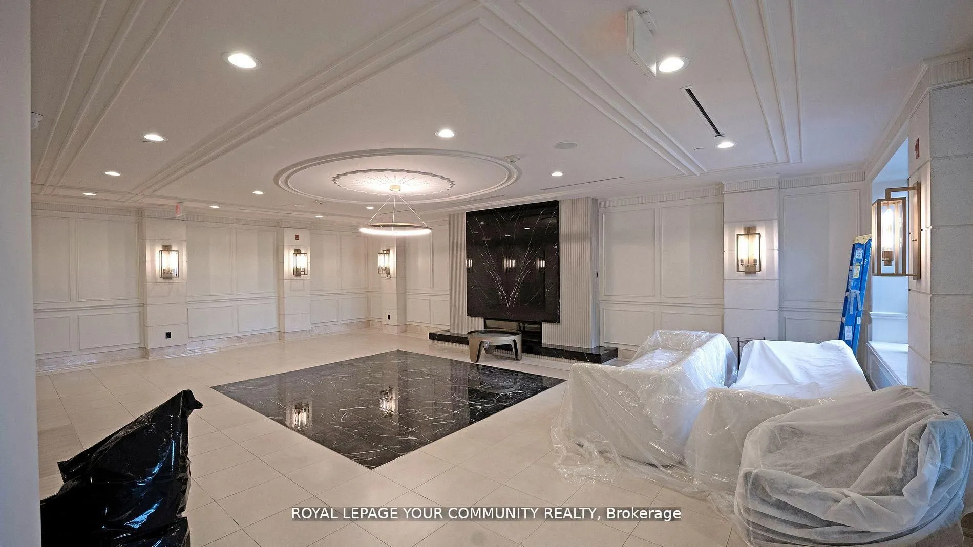 10101 Yonge Street, #303