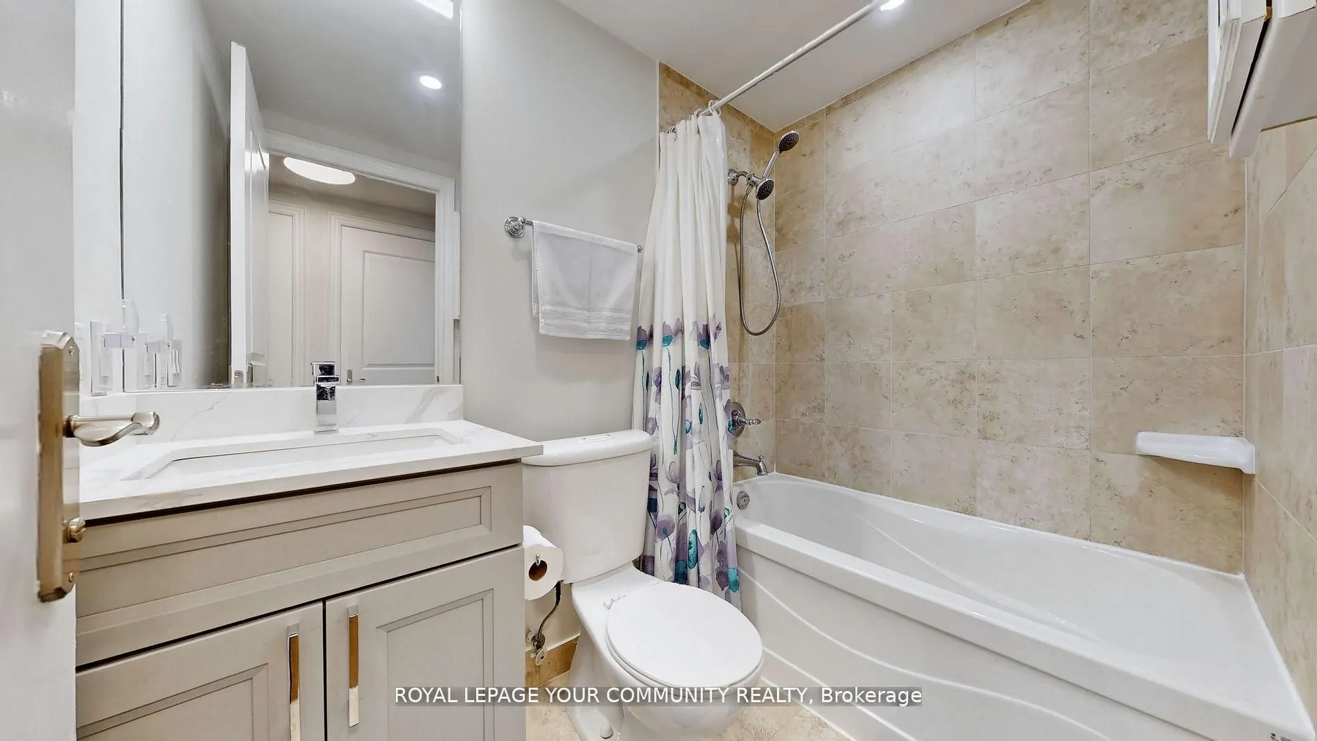 10101 Yonge Street, #303