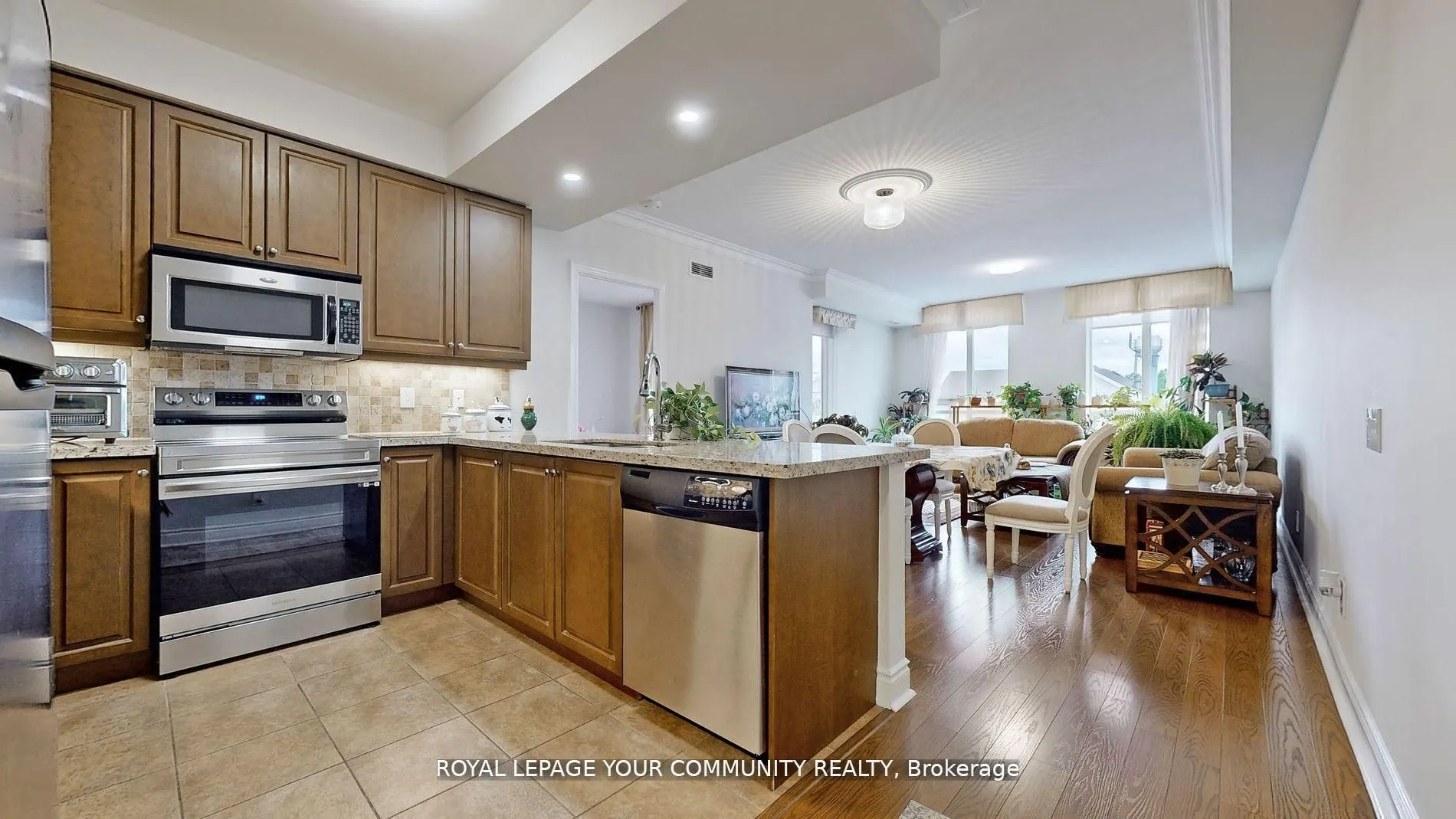 10101 Yonge Street, #303