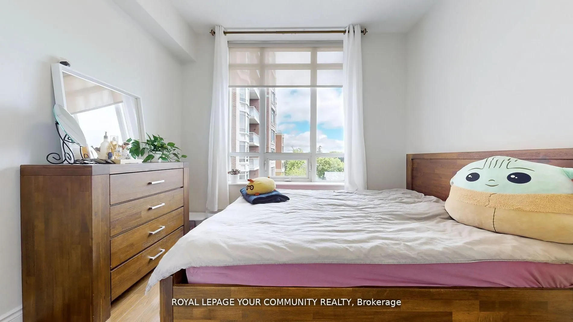 10101 Yonge Street, #303